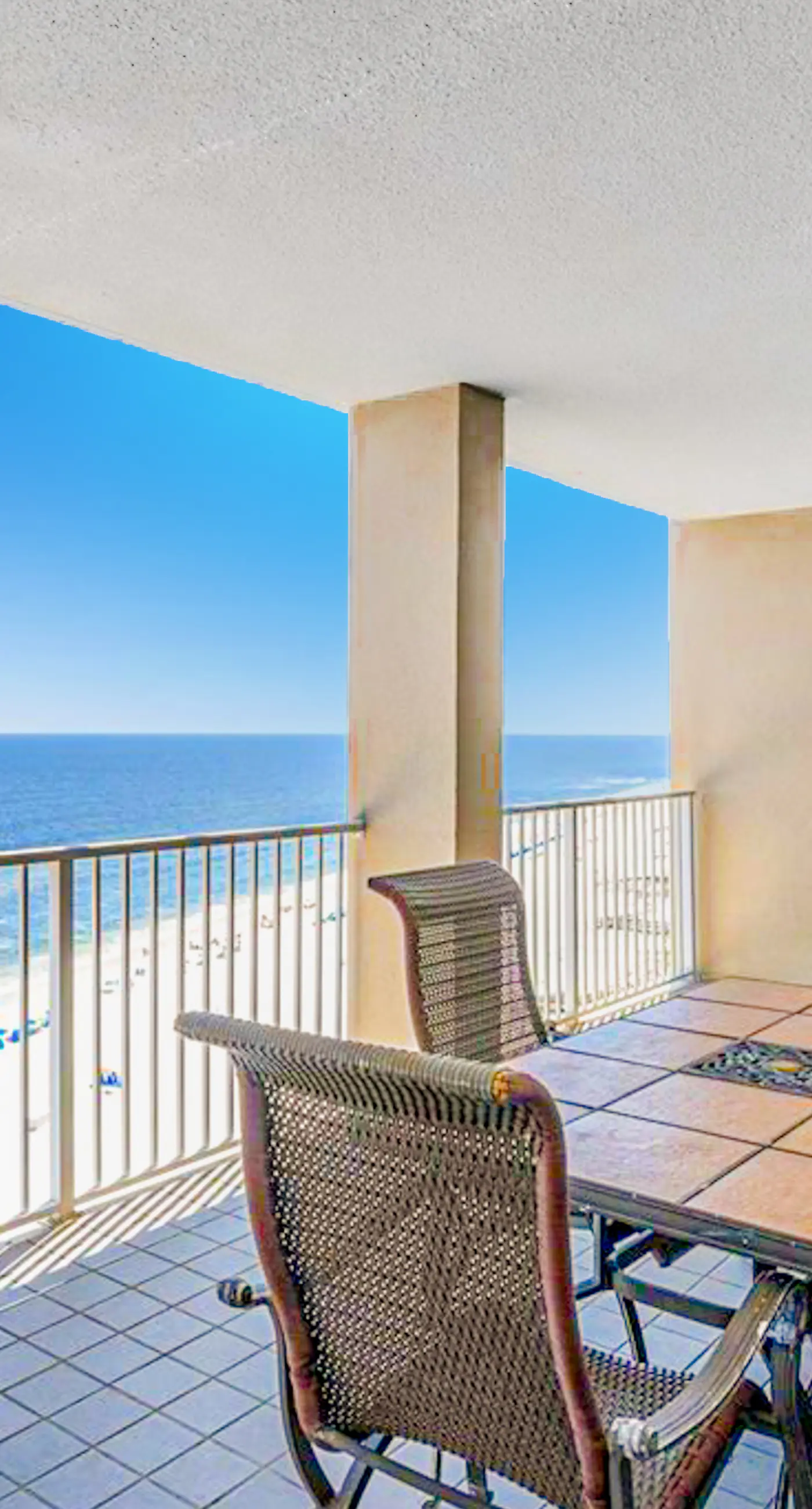 Gulf-front 15th-floor condo with balcony, pools, hot tub, AC, beach views, gym