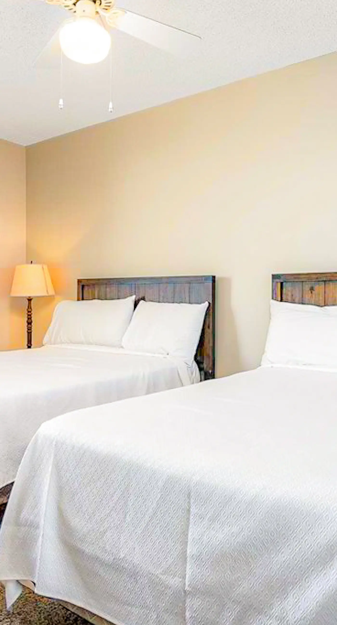 Gulf-front 15th-floor condo with balcony, pools, hot tub, AC, beach views, gym