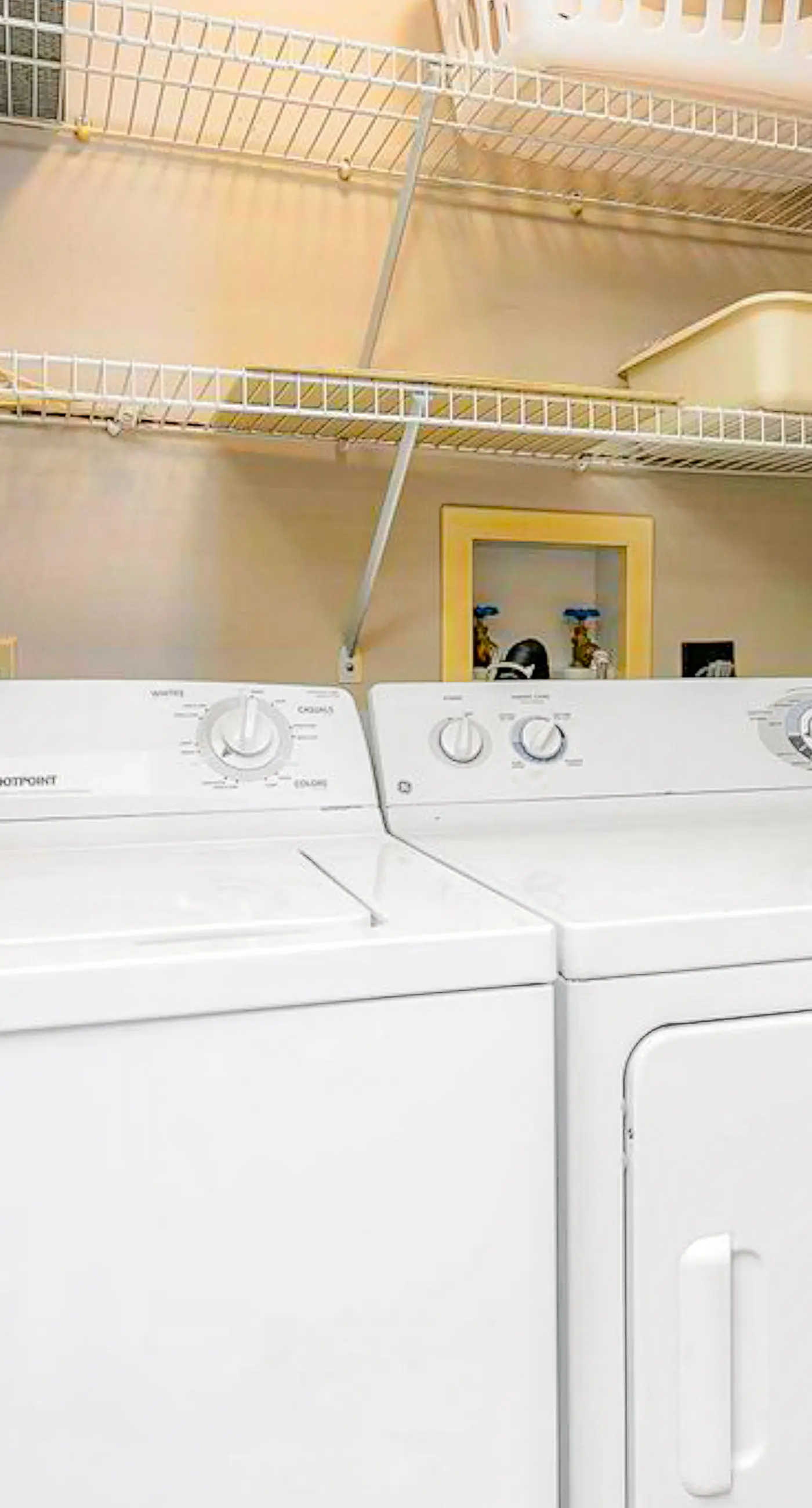 Gulf-front 15th-floor condo with balcony, pools, hot tub, AC, beach views, gym