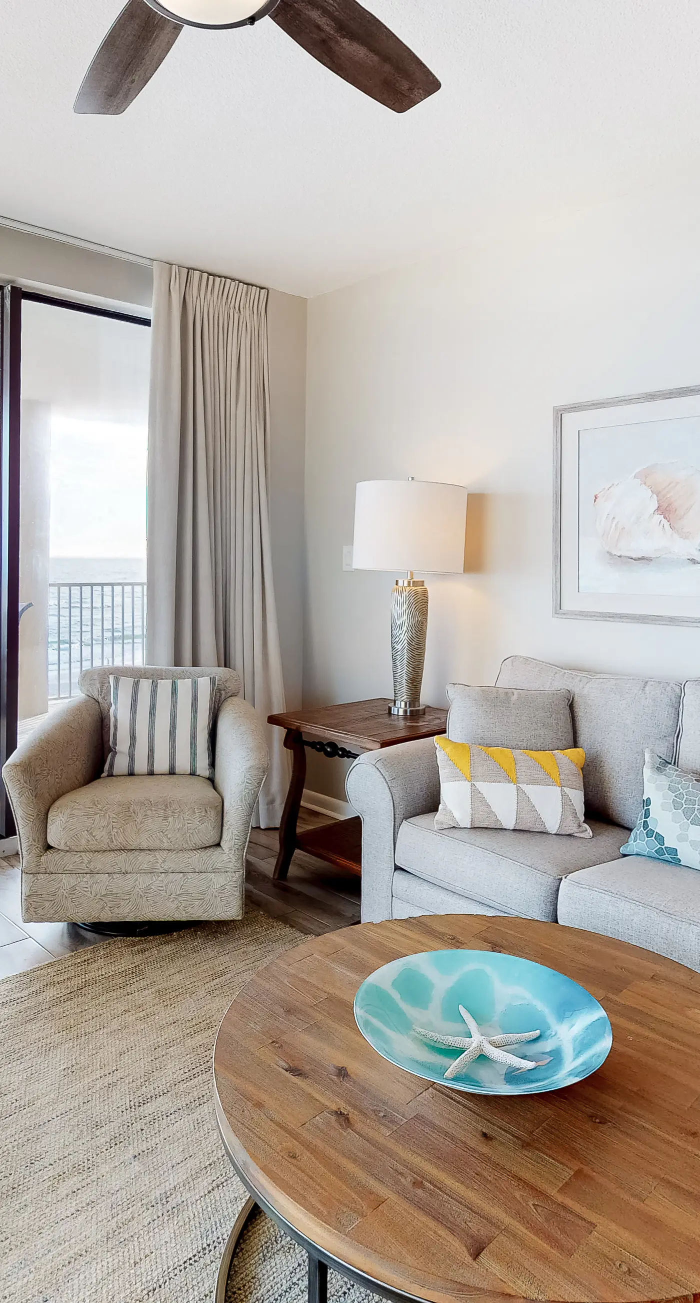 Gulf-Front 6th-Floor Condo w/Balcony, Shared Pool, Hot Tub - Snowbird-Friendly