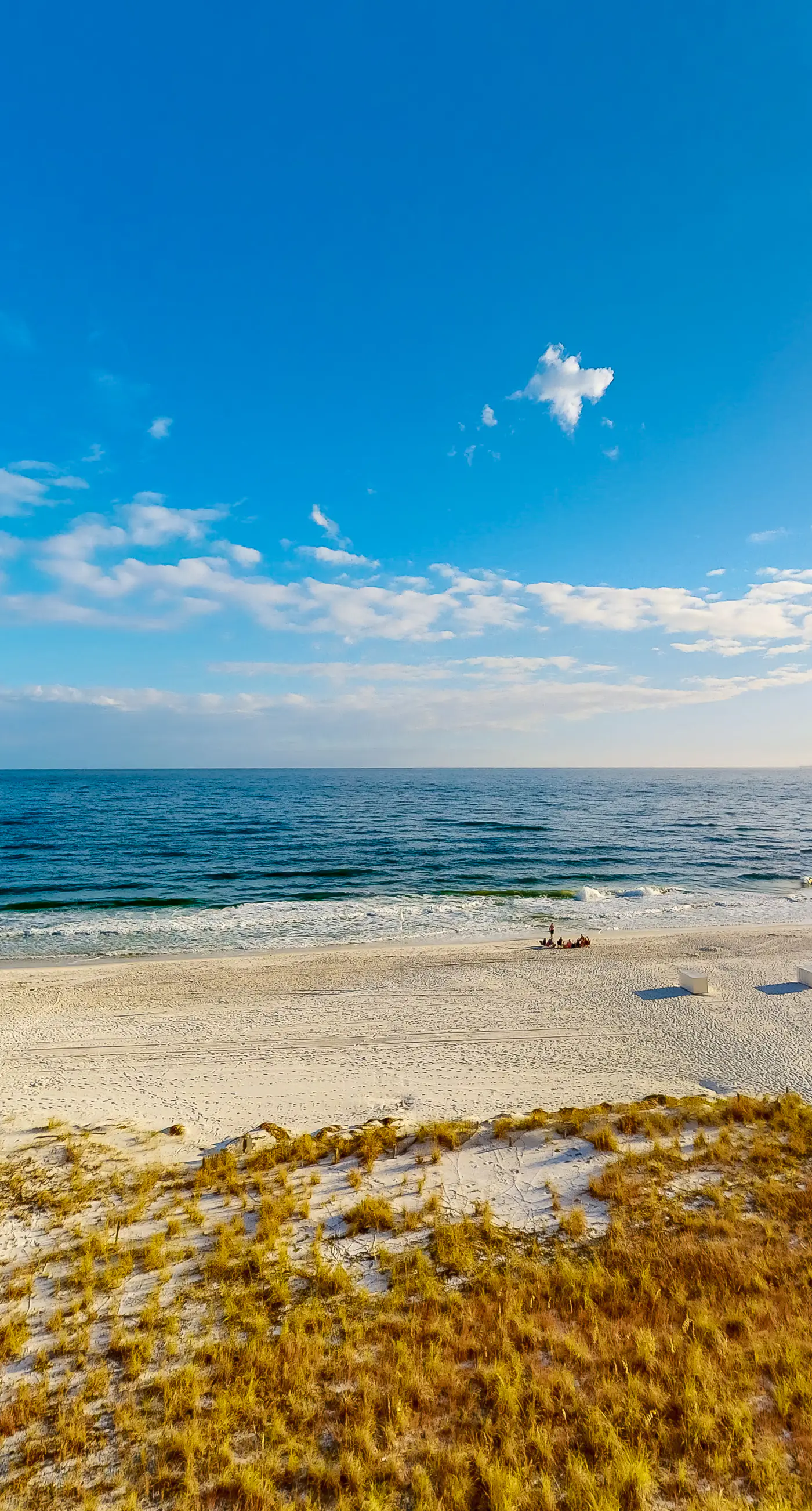 Gulf-Front 6th-Floor Condo w/Balcony, Shared Pool, Hot Tub - Snowbird-Friendly