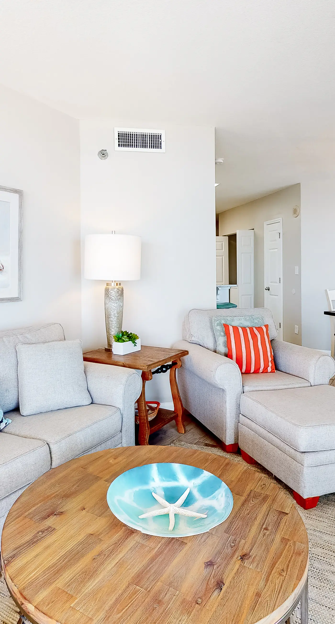 Gulf-Front 6th-Floor Condo w/Balcony, Shared Pool, Hot Tub - Snowbird-Friendly