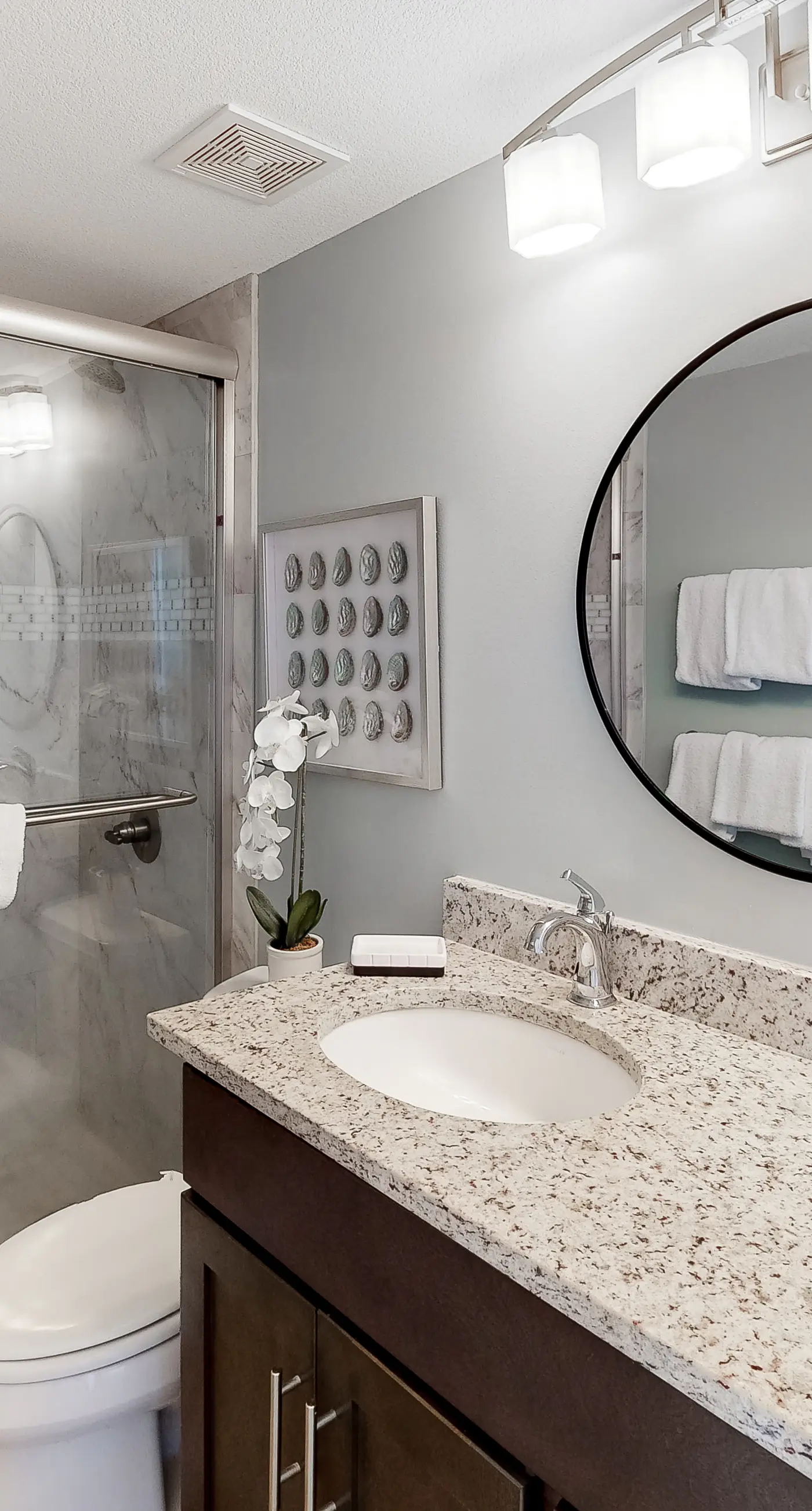 Gulf-Front 6th-Floor Condo w/Balcony, Shared Pool, Hot Tub - Snowbird-Friendly