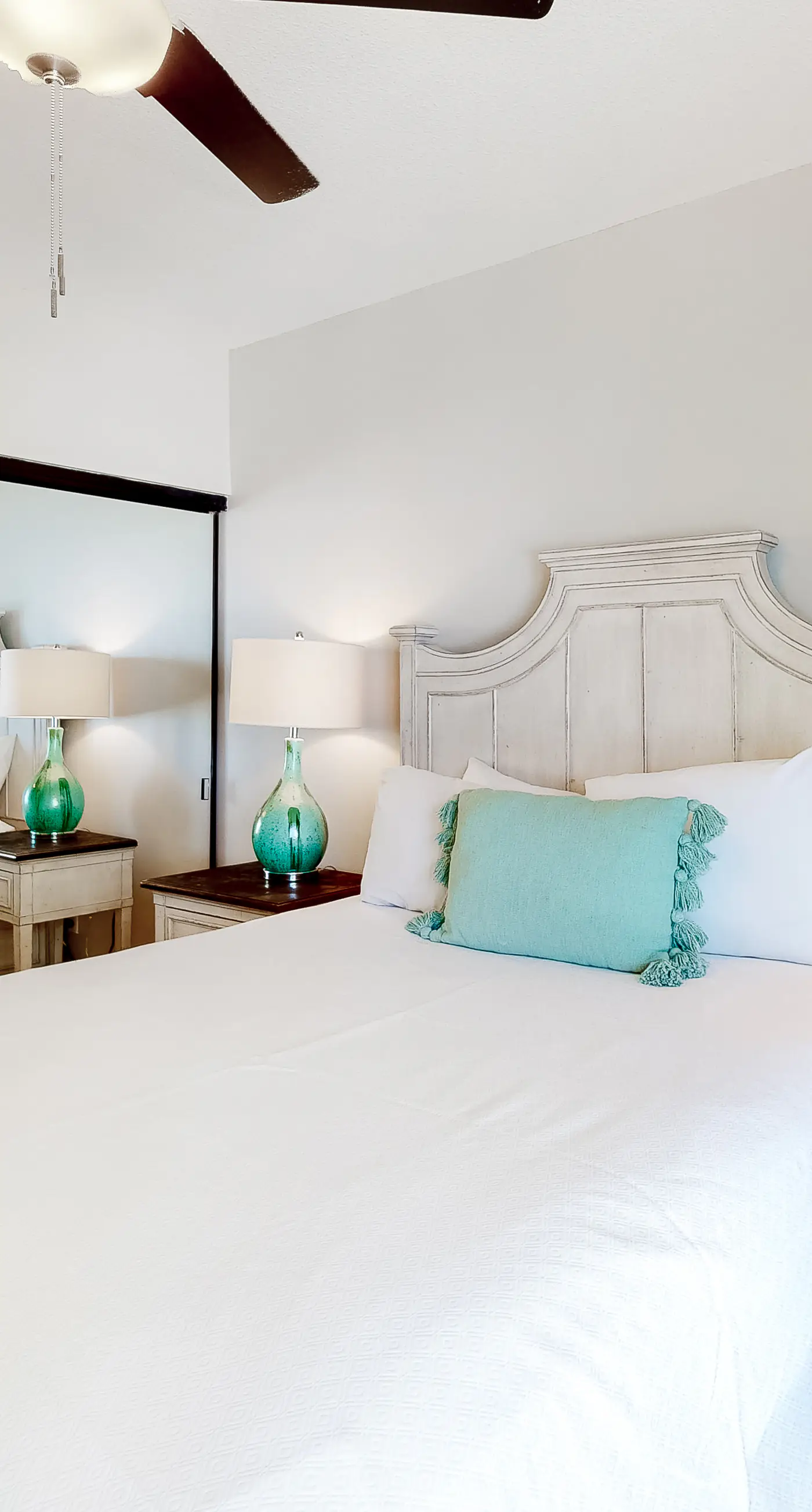 Gulf-Front 6th-Floor Condo w/Balcony, Shared Pool, Hot Tub - Snowbird-Friendly