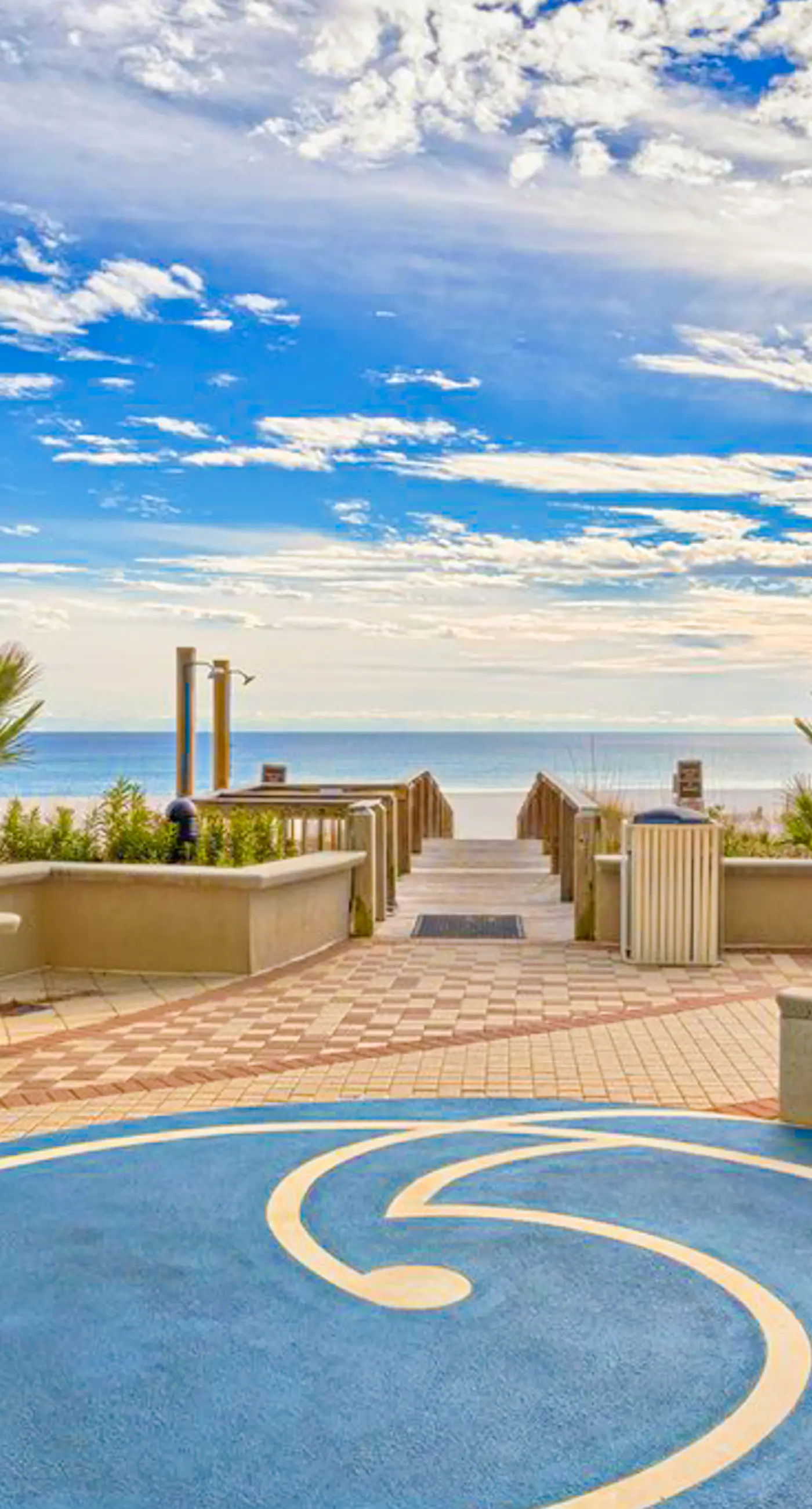 Gulf-Front 6th-Floor Condo w/Balcony, Shared Pool, Hot Tub - Snowbird-Friendly