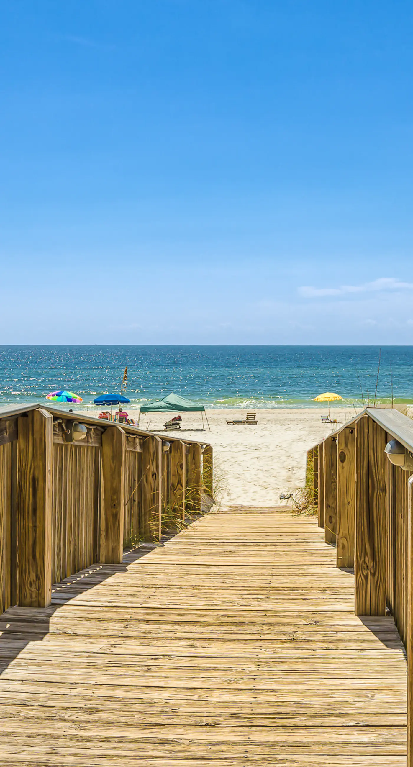 Gulf-Front 6th-Floor Condo w/Balcony, Shared Pool, Hot Tub - Snowbird-Friendly