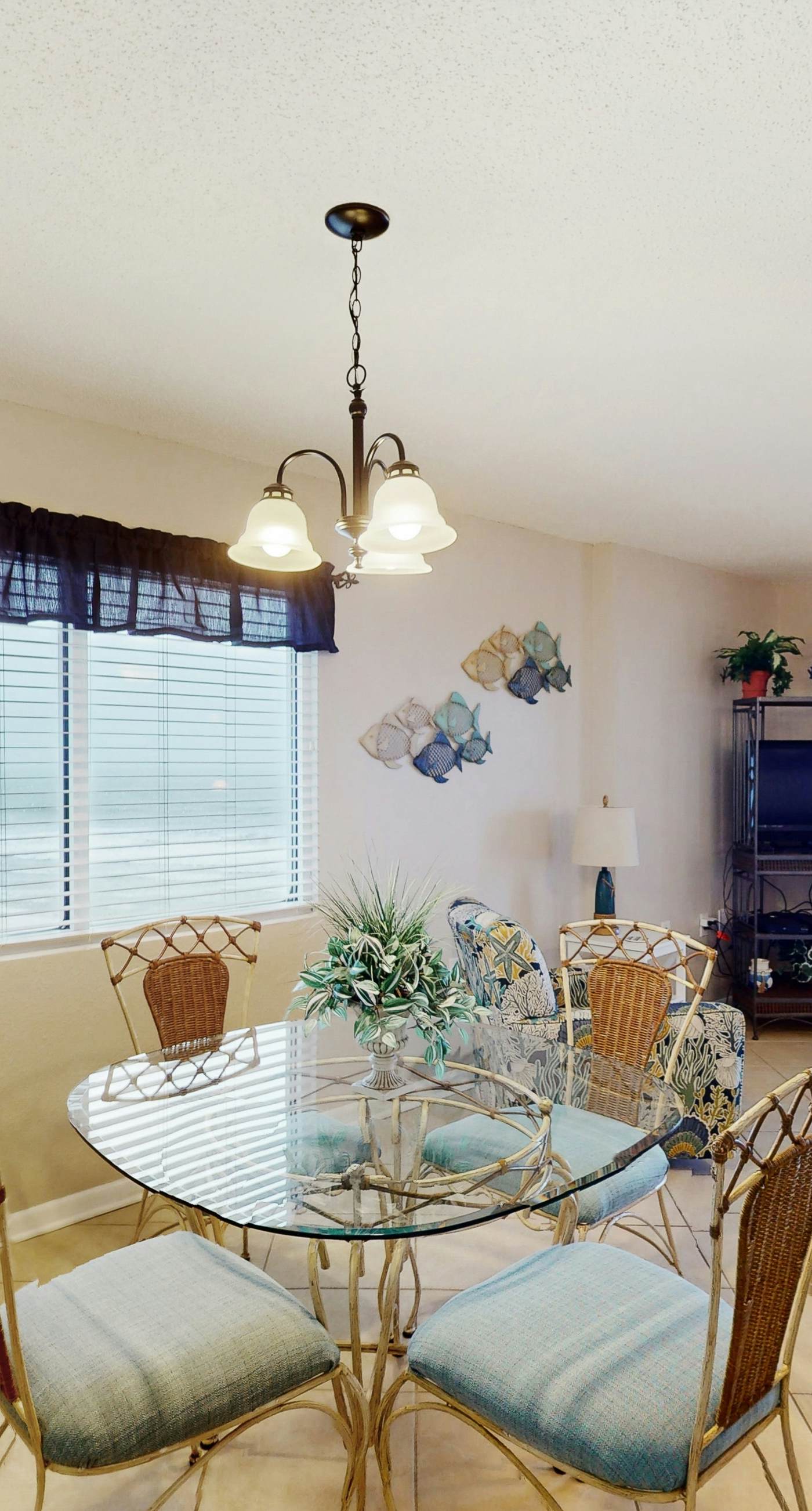 Gulf & Beachfront Condo wBalcony, Central AC, Shared Hot Tub, Pools, Free WiFi