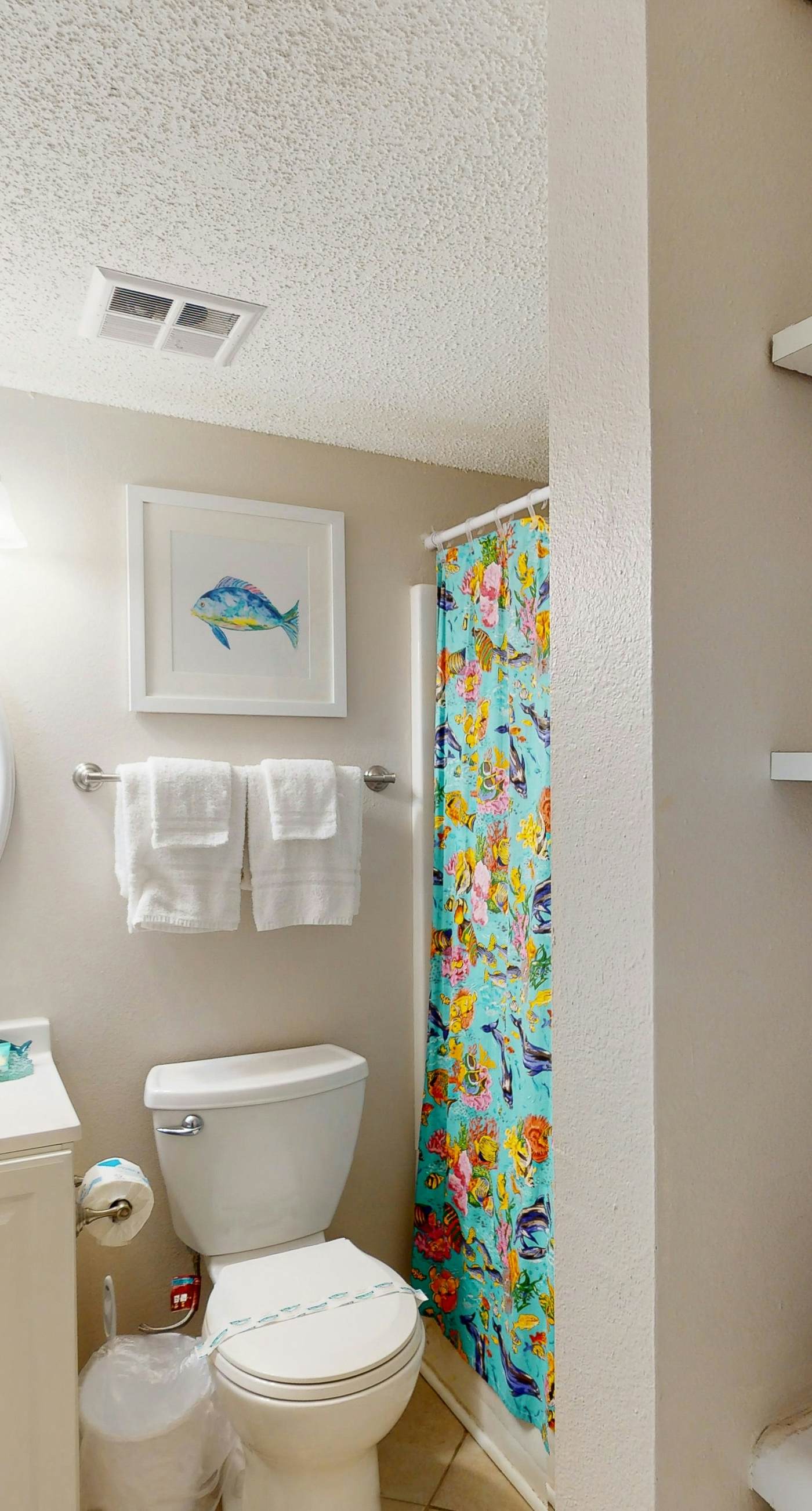 Gulf & Beachfront Condo wBalcony, Central AC, Shared Hot Tub, Pools, Free WiFi