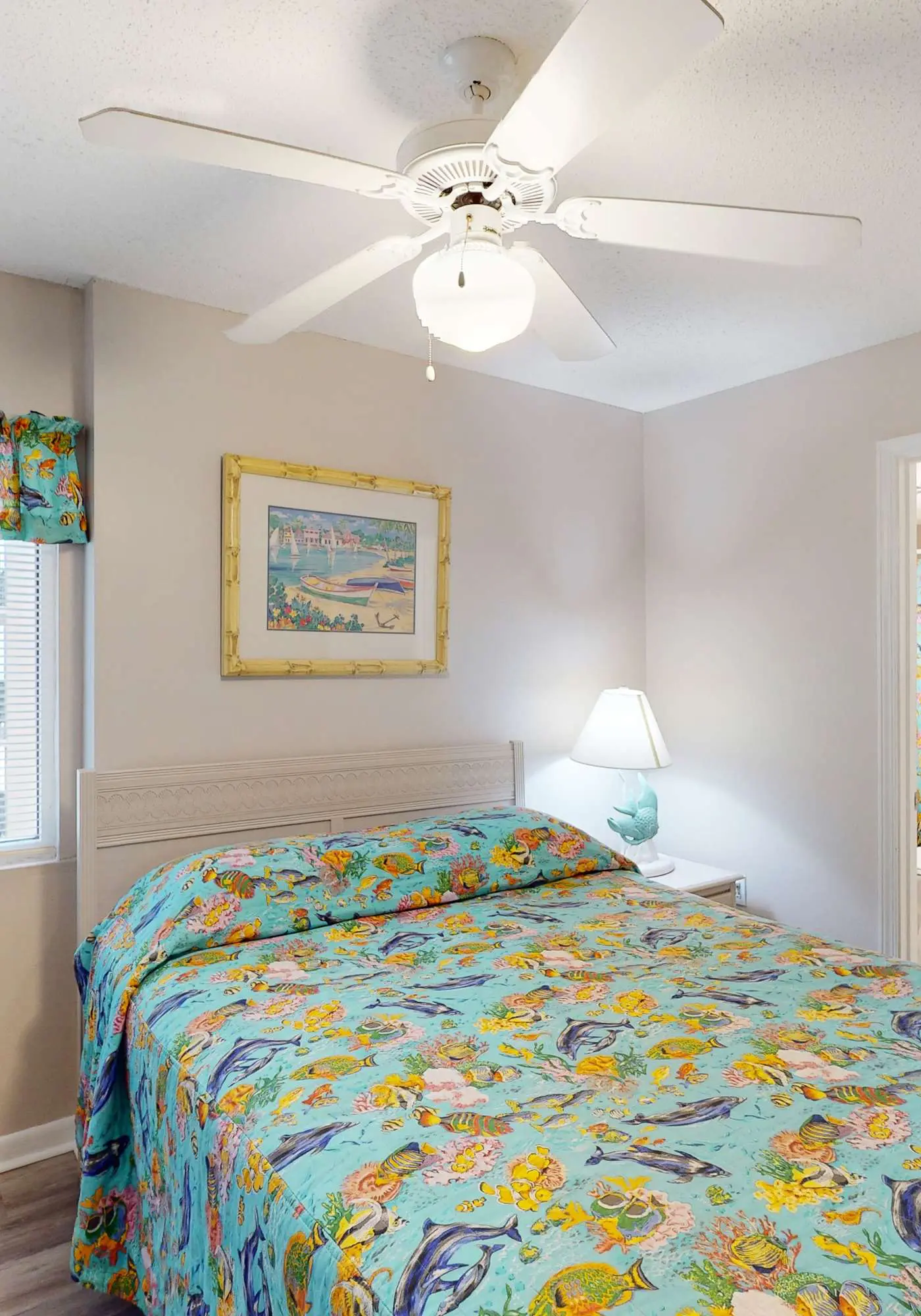 Gulf & Beachfront Condo wBalcony, Central AC, Shared Hot Tub, Pools, Free WiFi