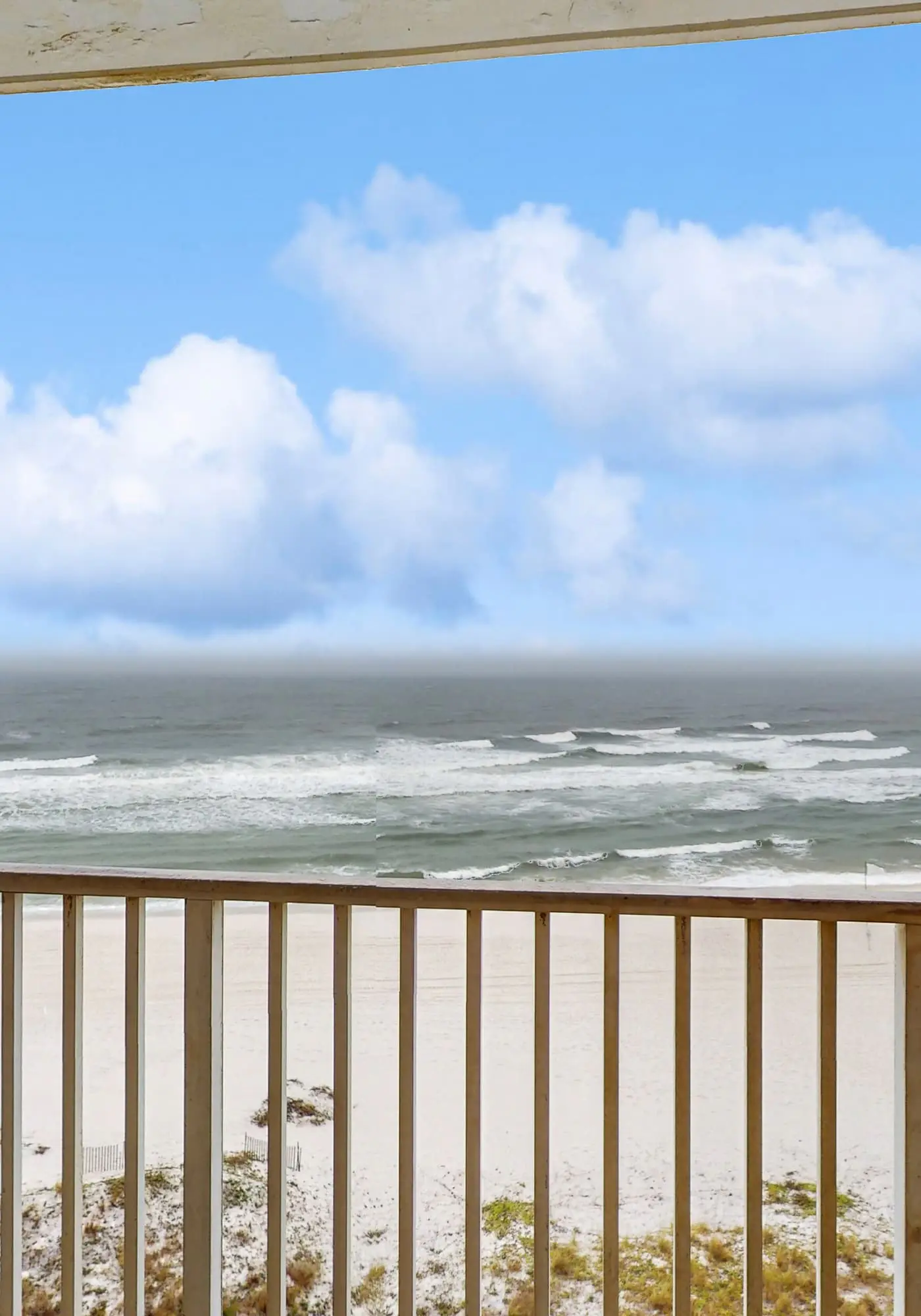 Gulf & Beachfront Condo wBalcony, Central AC, Shared Hot Tub, Pools, Free WiFi
