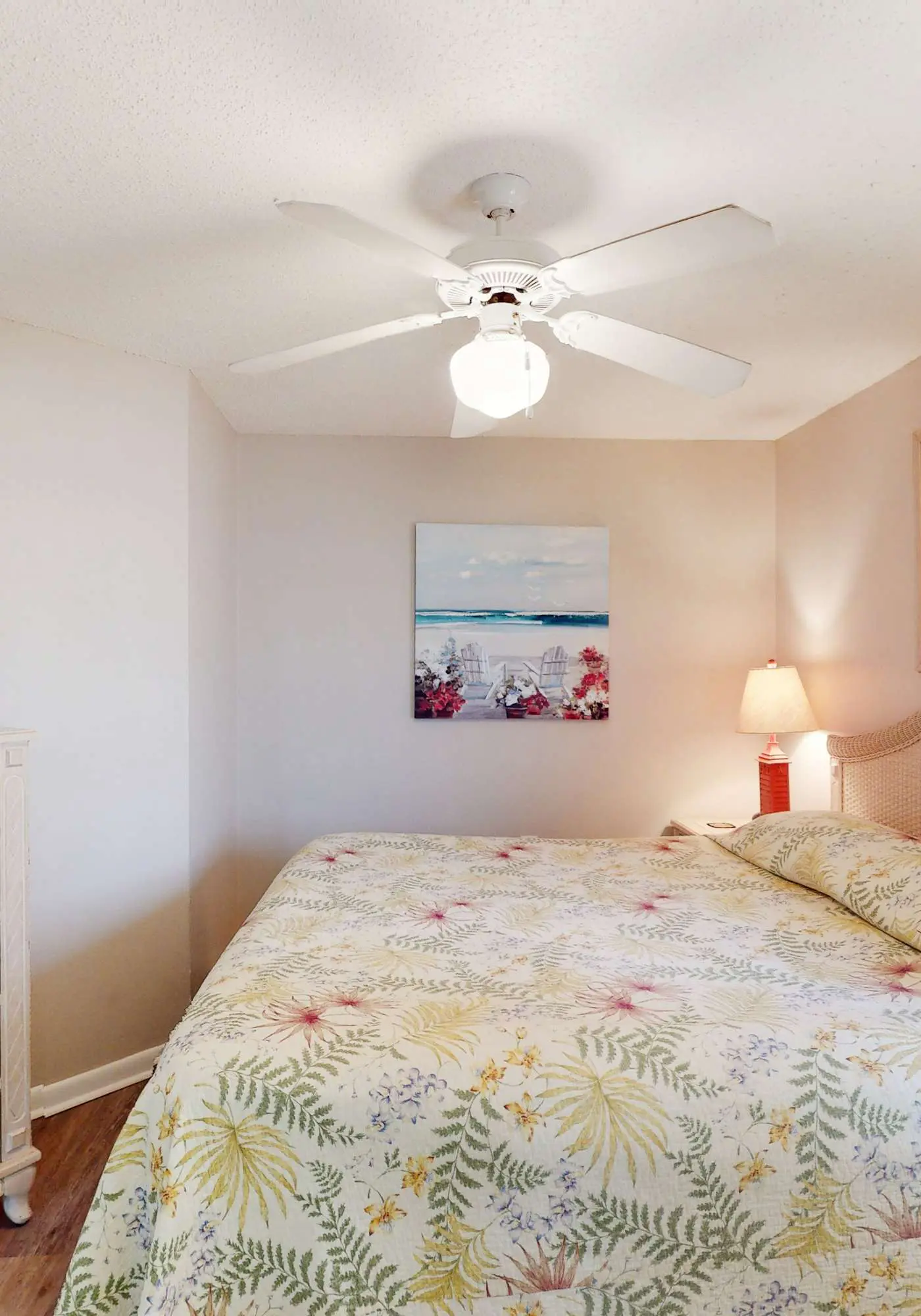 Gulf & Beachfront Condo wBalcony, Central AC, Shared Hot Tub, Pools, Free WiFi