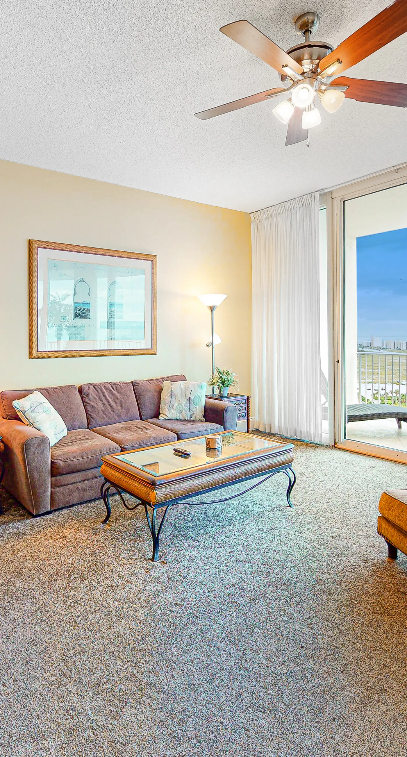 Beachfront 13th-floor condo with balcony, hot tubs, pools, & tennis courts
