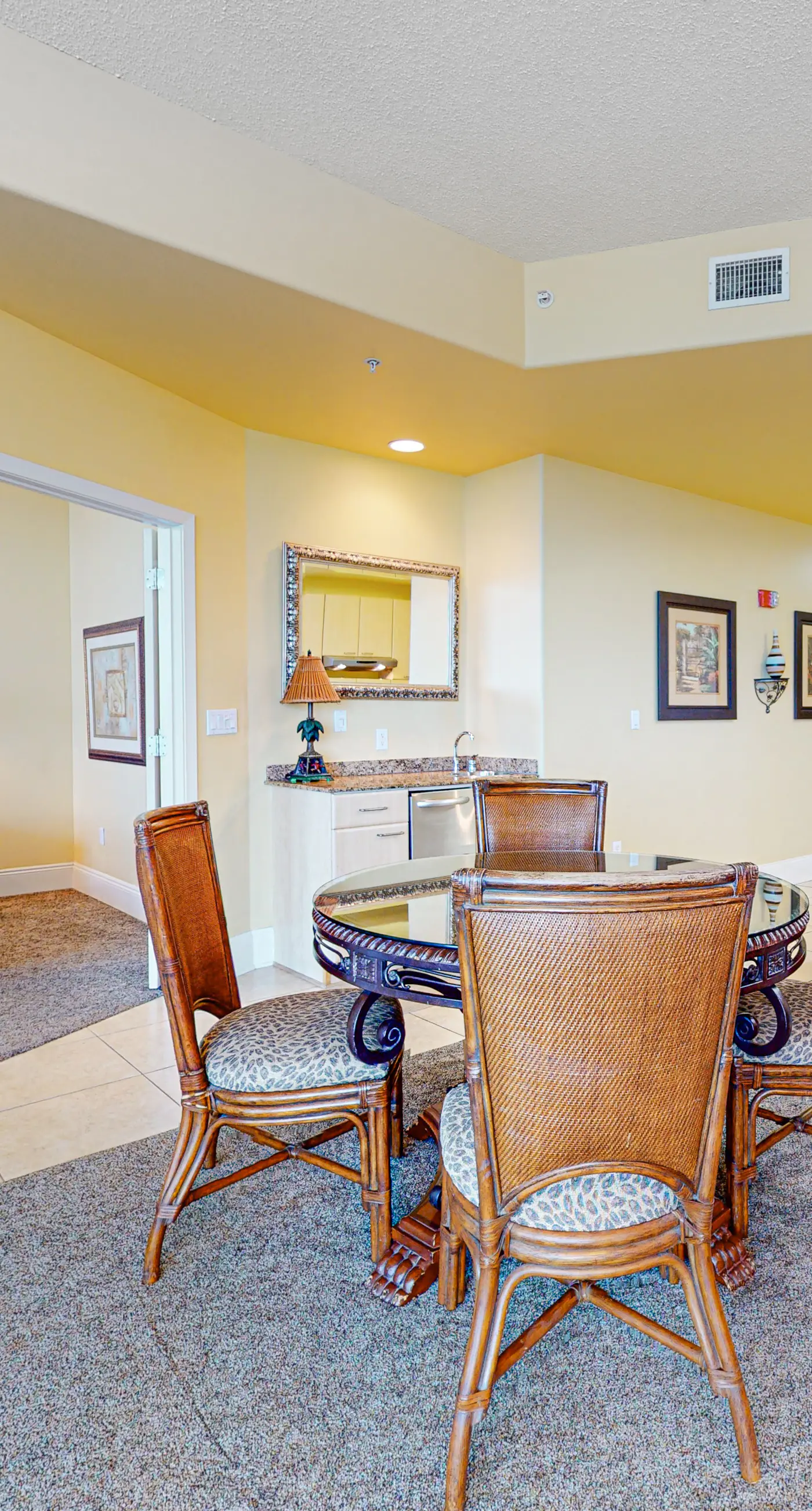 Beachfront 13th-floor condo with balcony, hot tubs, pools, & tennis courts