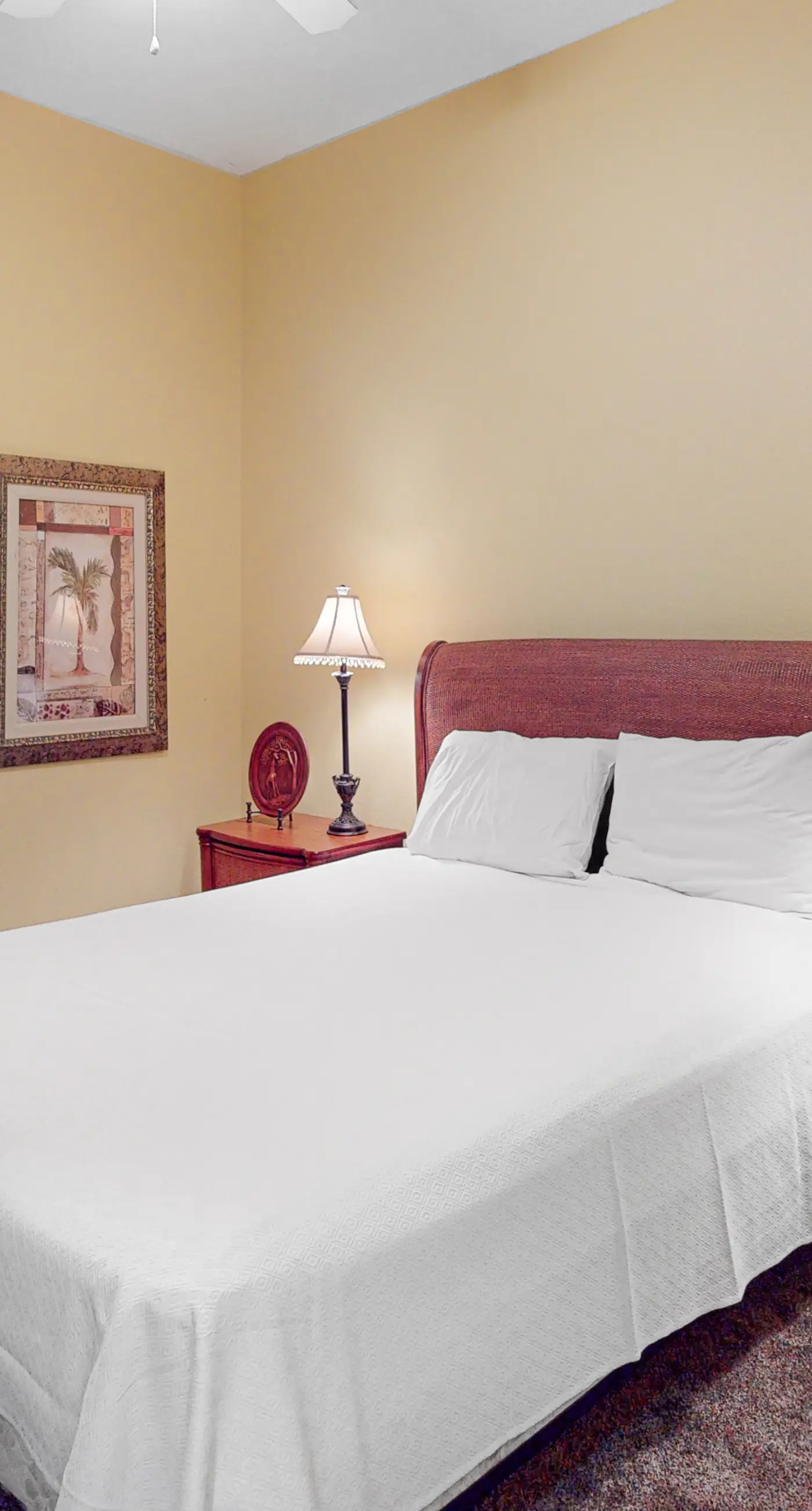 Beachfront 13th-floor condo with balcony, hot tubs, pools, & tennis courts