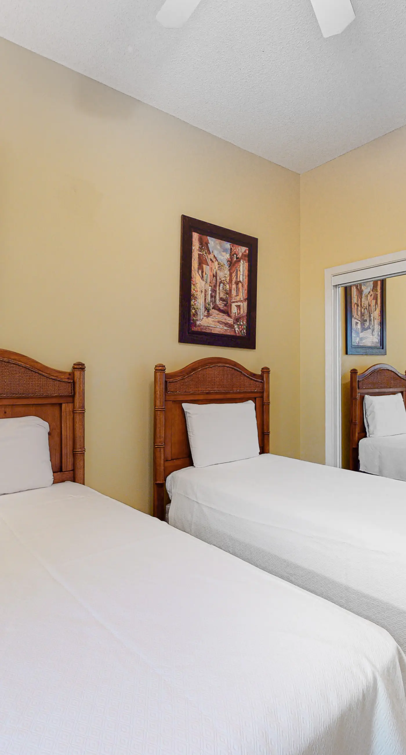 Beachfront 13th-floor condo with balcony, hot tubs, pools, & tennis courts