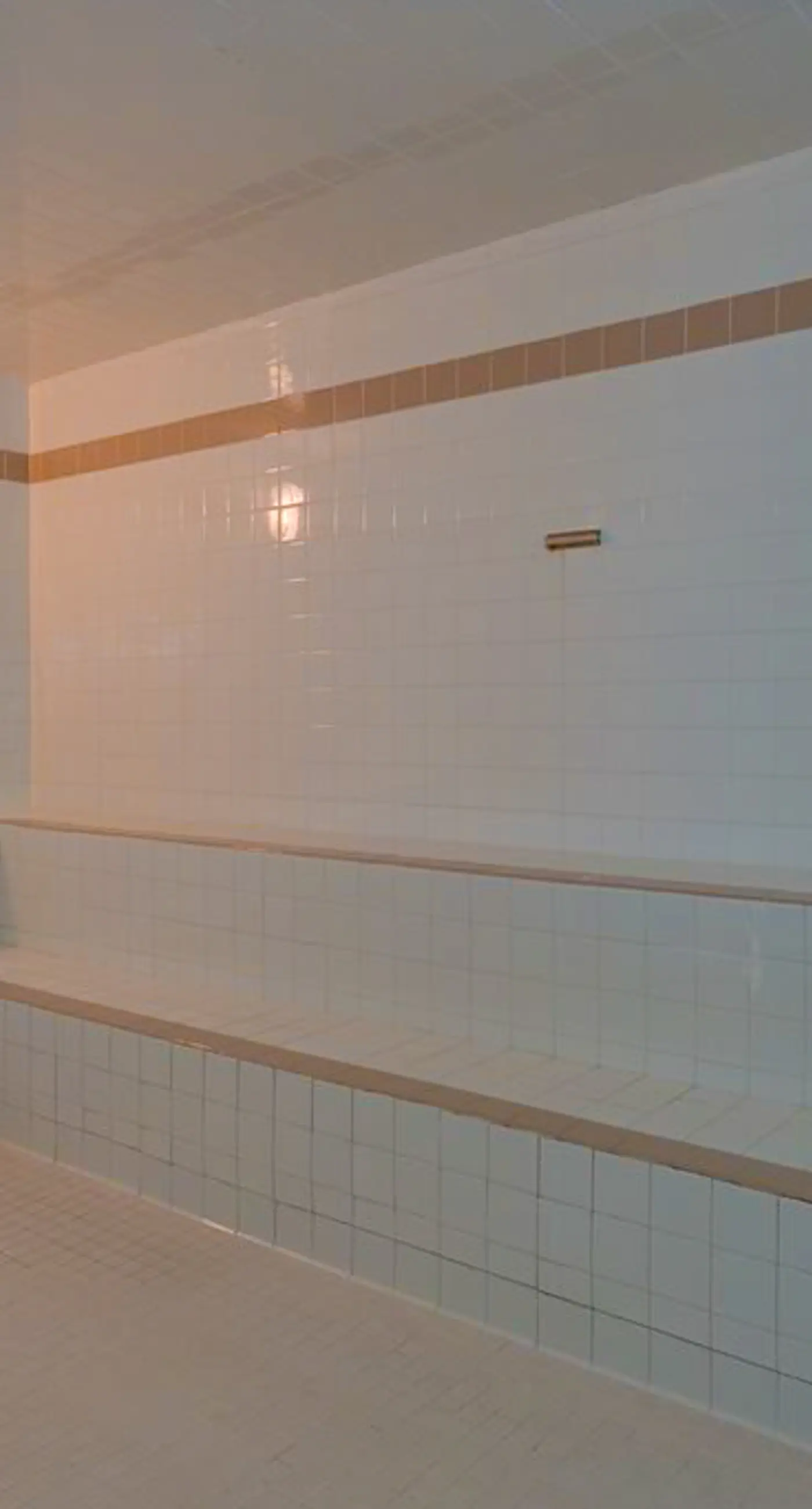 Beachfront 13th-floor condo with balcony, hot tubs, pools, & tennis courts