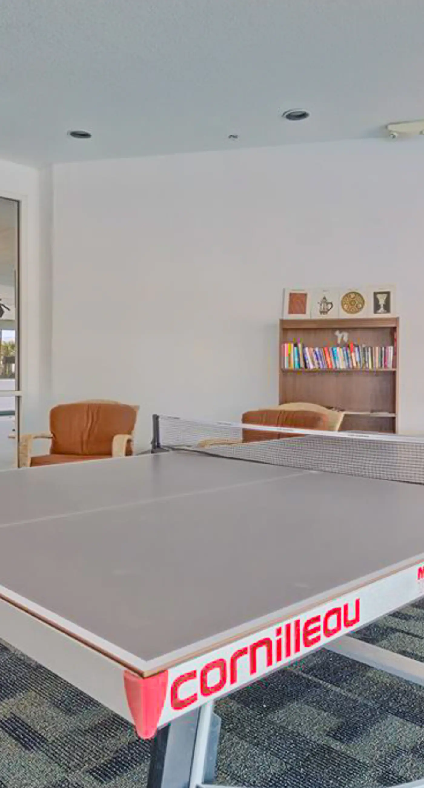 Beachfront 13th-floor condo with balcony, hot tubs, pools, & tennis courts