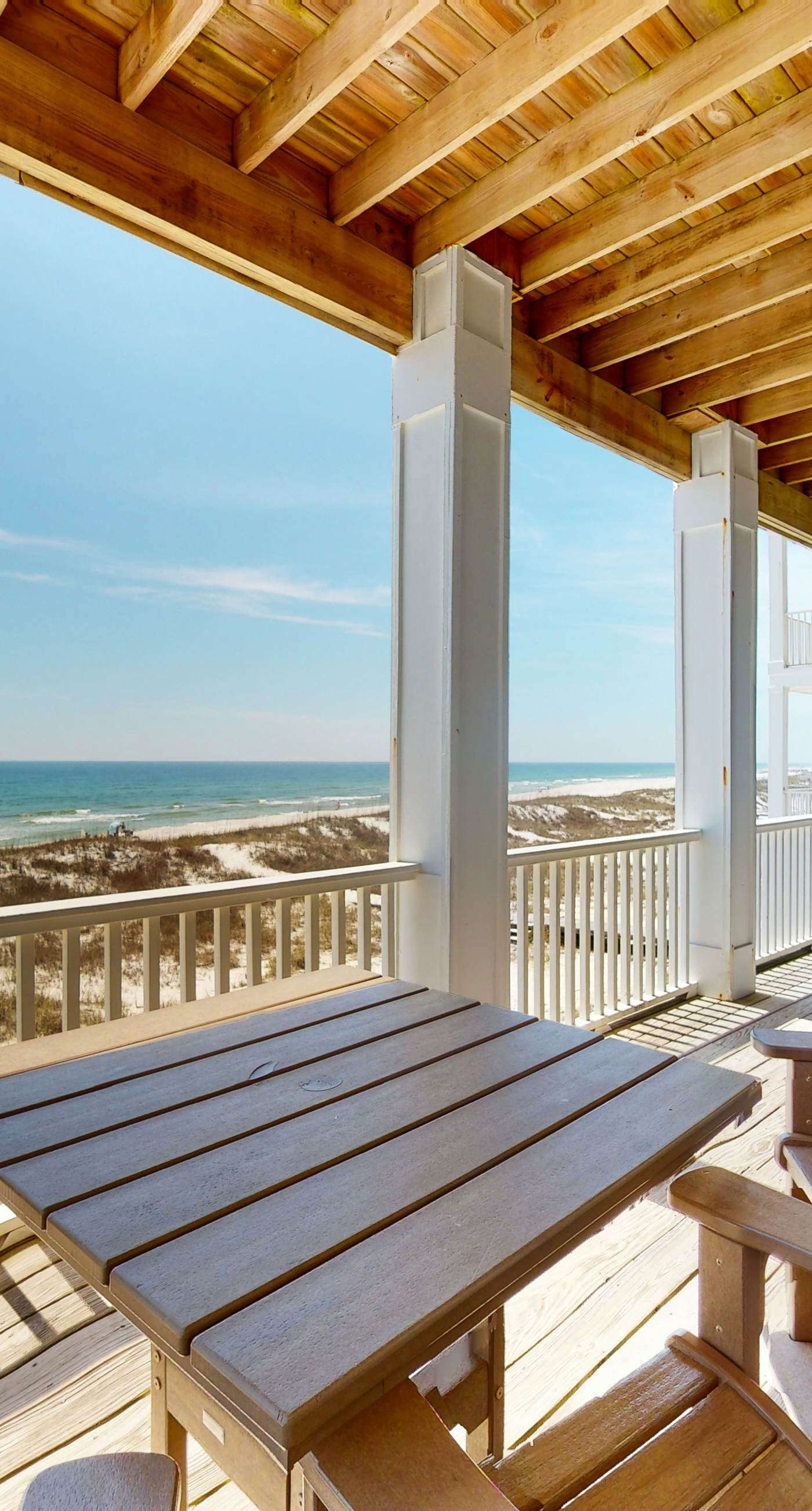 Large beachfront home with pool, deck & AC - wedding-friendly