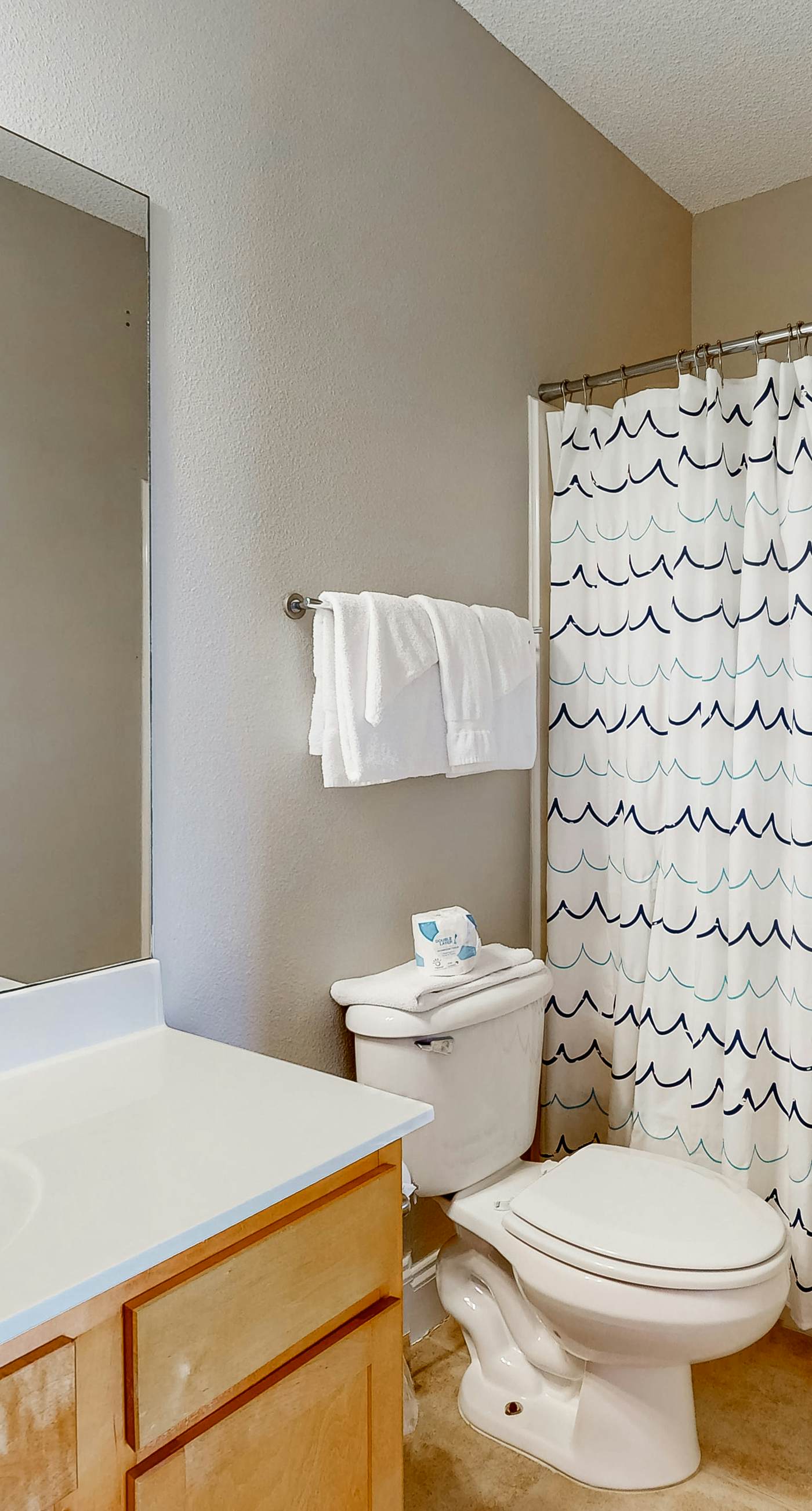 Large beachfront home with pool, deck & AC - wedding-friendly