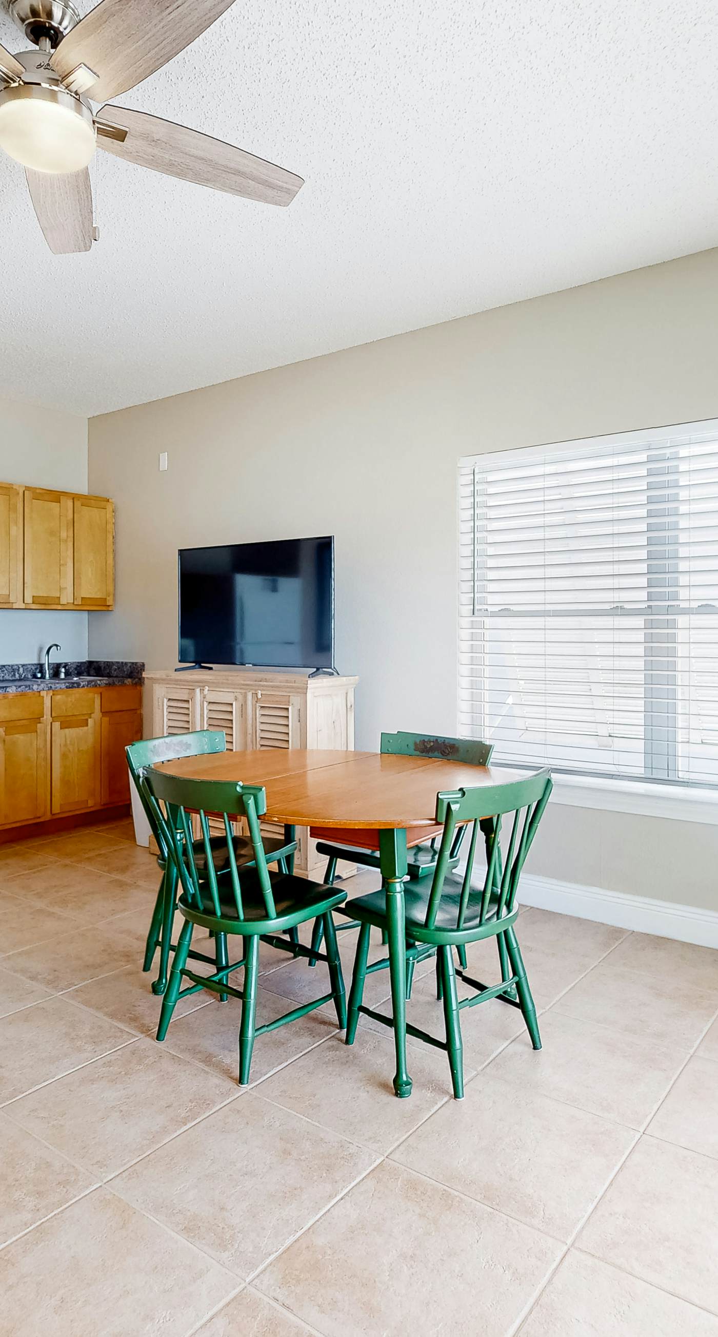 Large beachfront home with pool, deck & AC - wedding-friendly