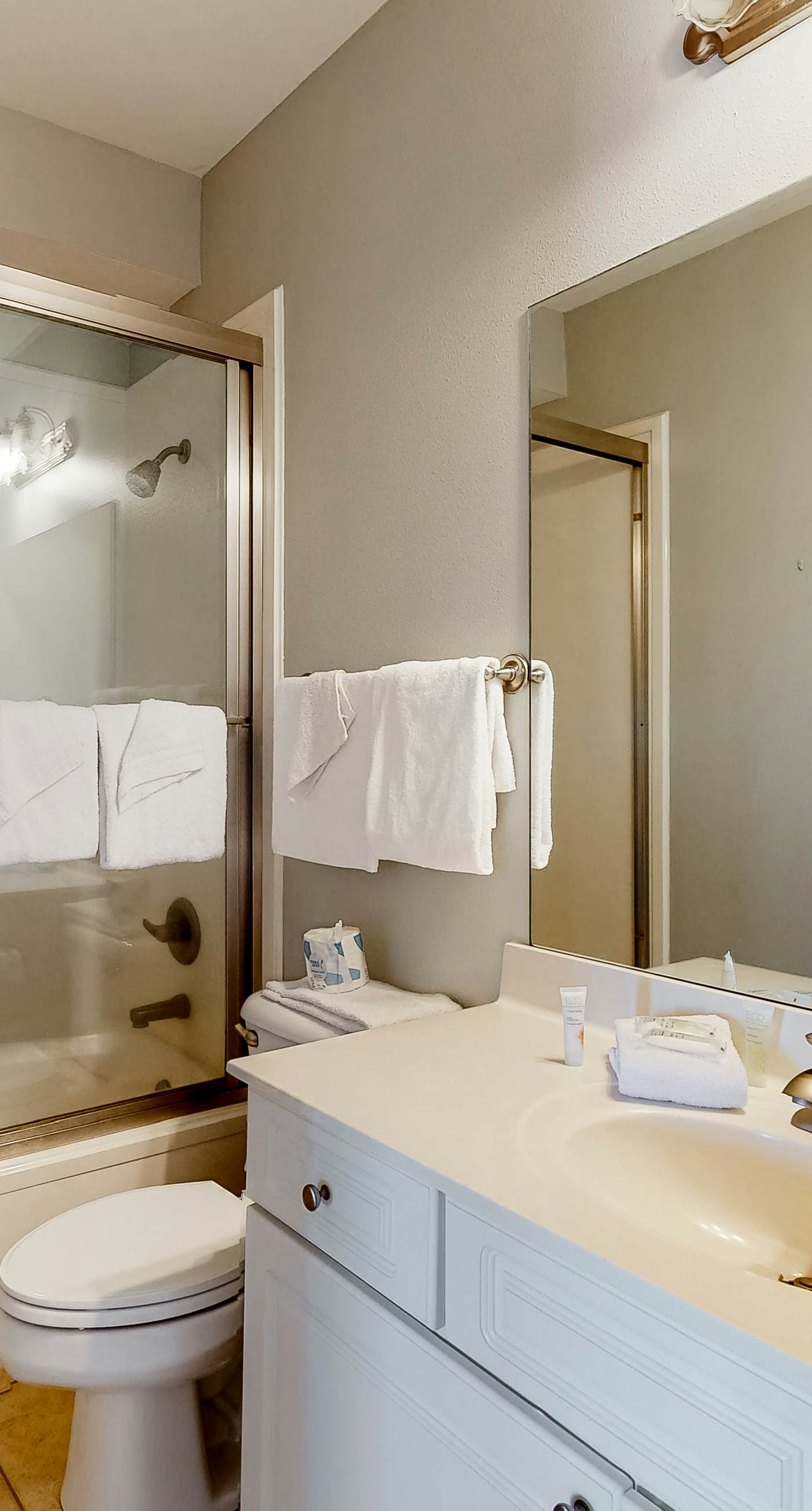 Large beachfront home with pool, deck & AC - wedding-friendly