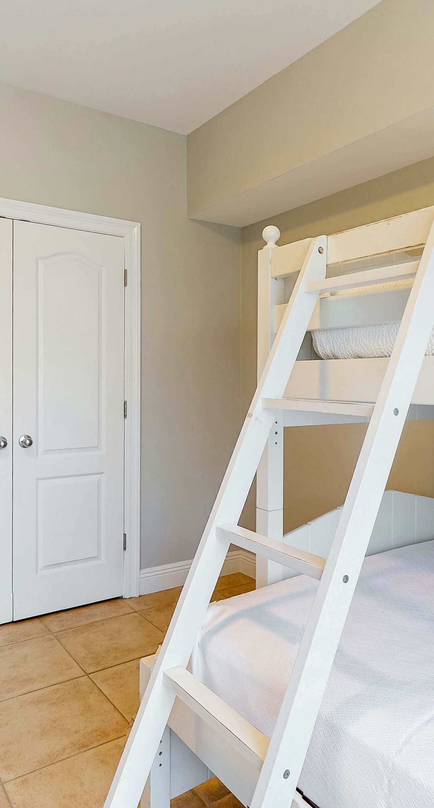 Large beachfront home with pool, deck & AC - wedding-friendly