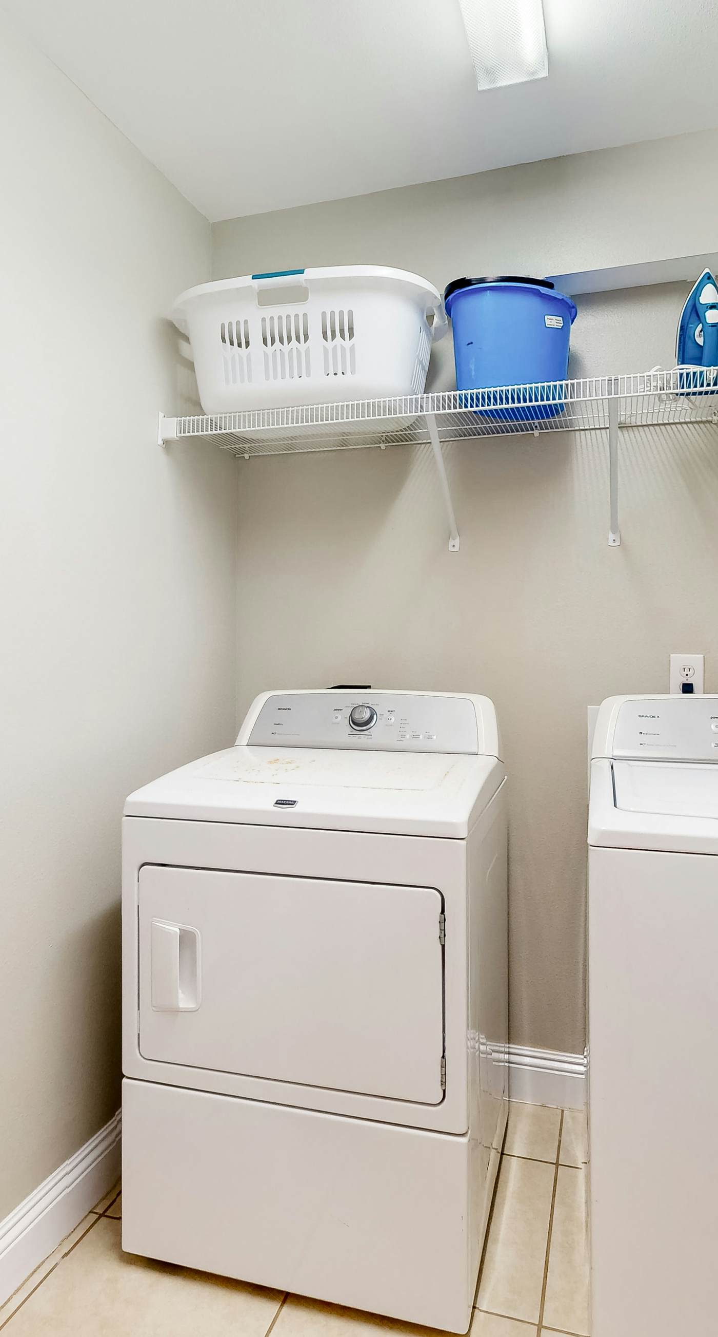 Large beachfront home with pool, deck & AC - wedding-friendly