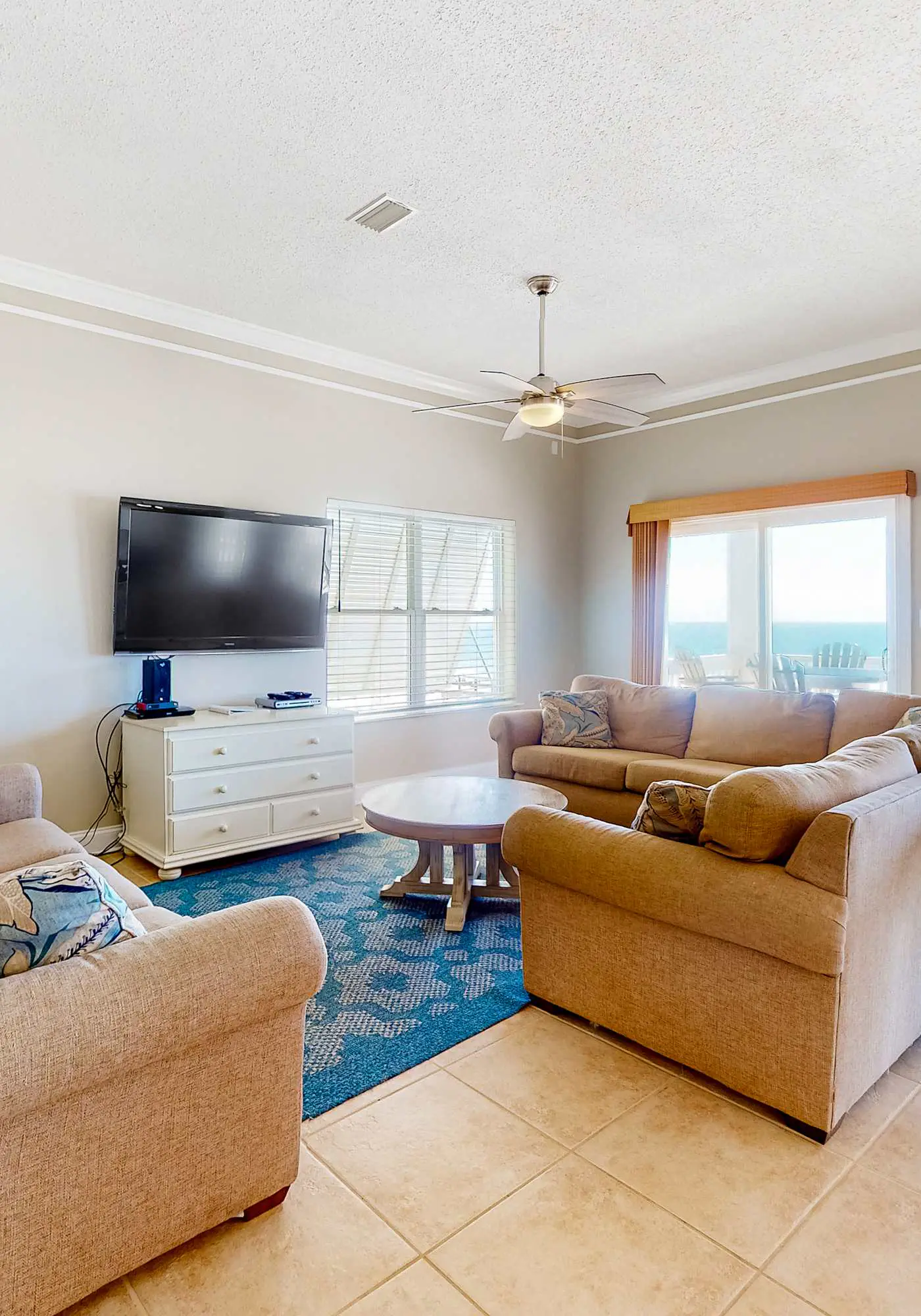 Large beachfront home with pool, deck & AC - wedding-friendly