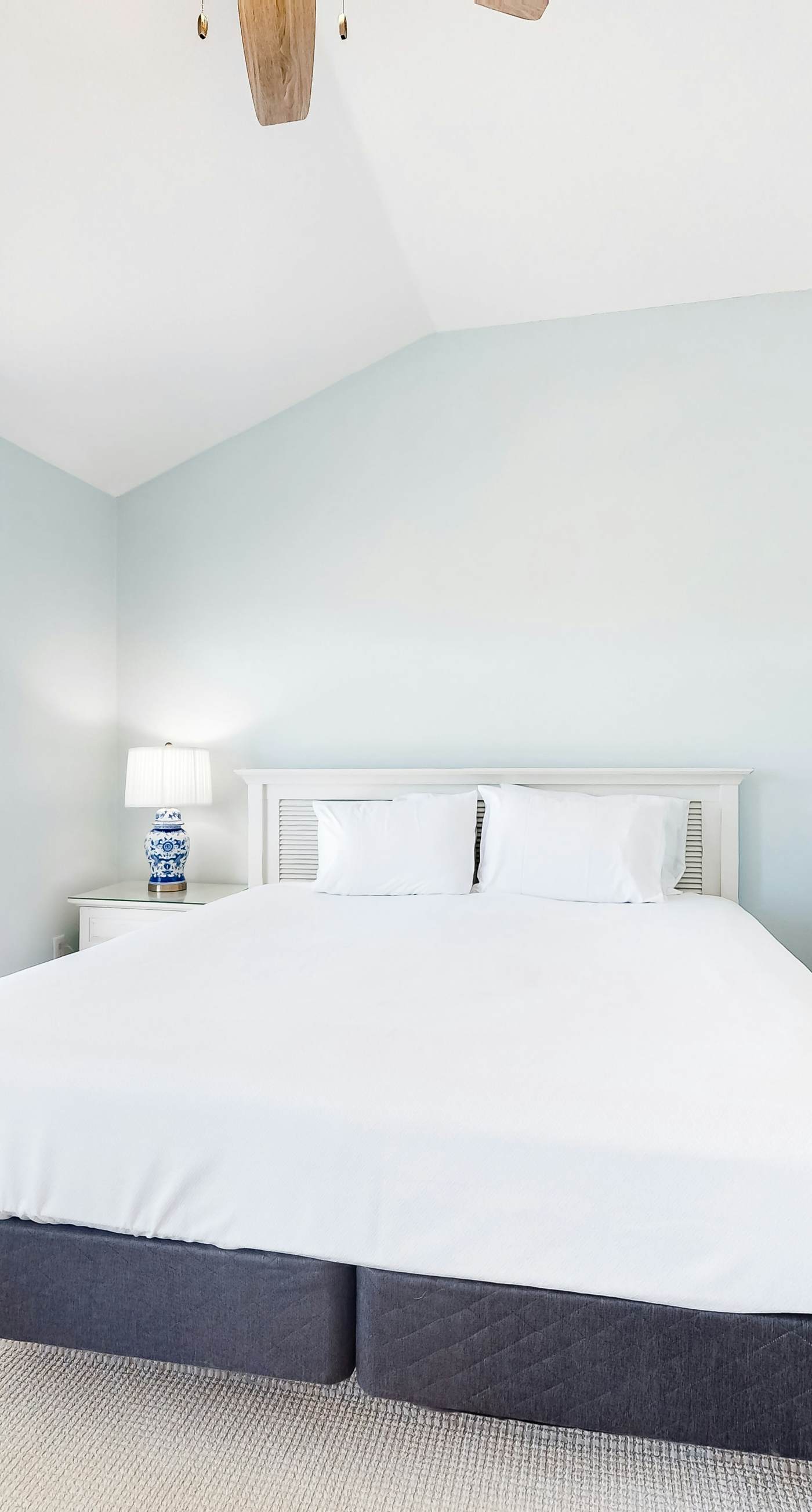 Gulf-front home on the beach with 3-tier deck, Gulf views & pool access