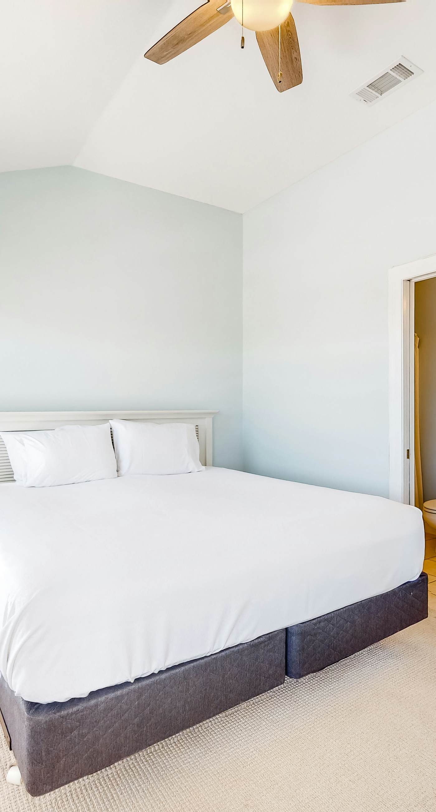 Gulf-front home on the beach with 3-tier deck, Gulf views & pool access