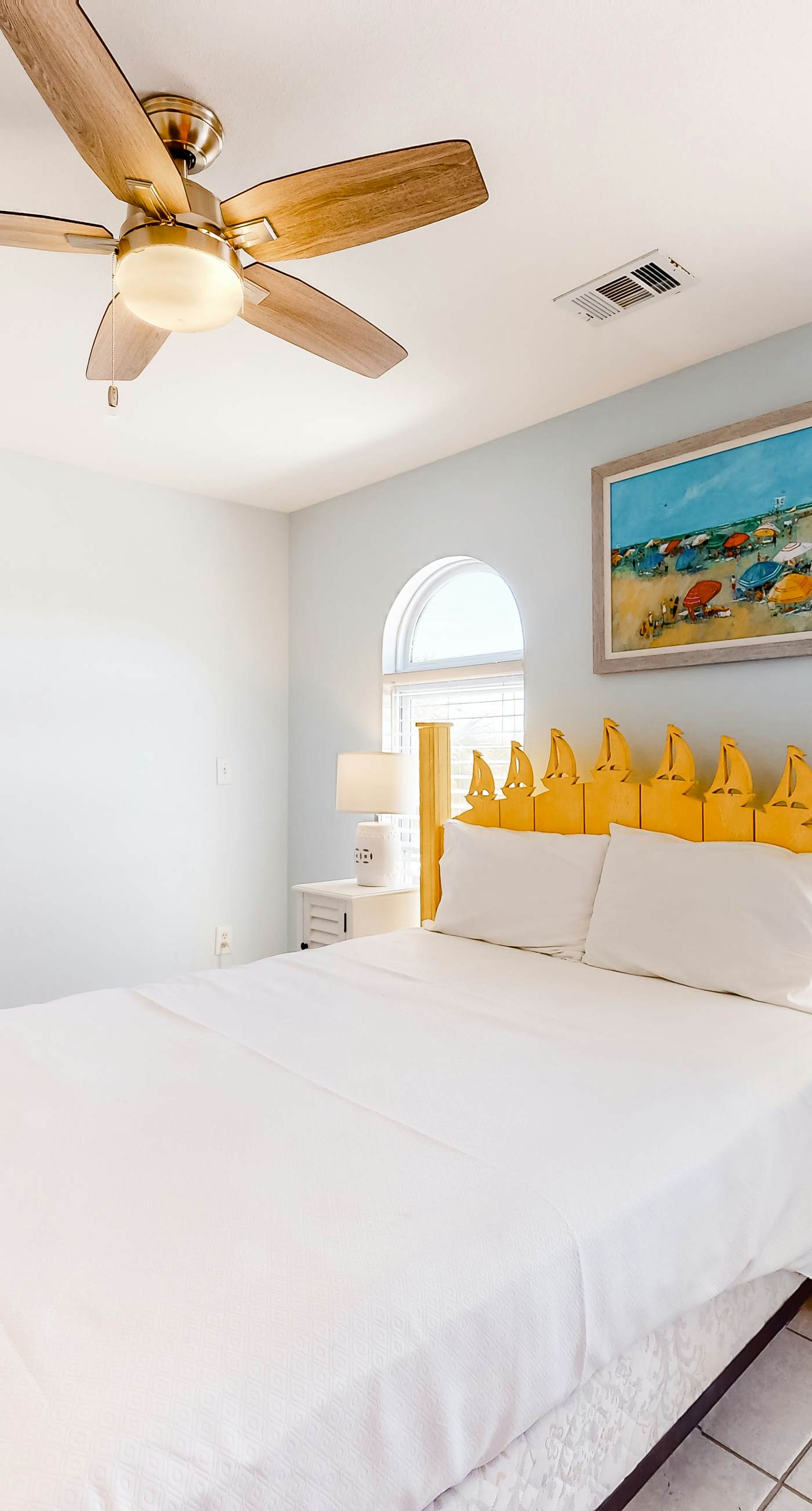 Gulf-front home on the beach with 3-tier deck, Gulf views & pool access