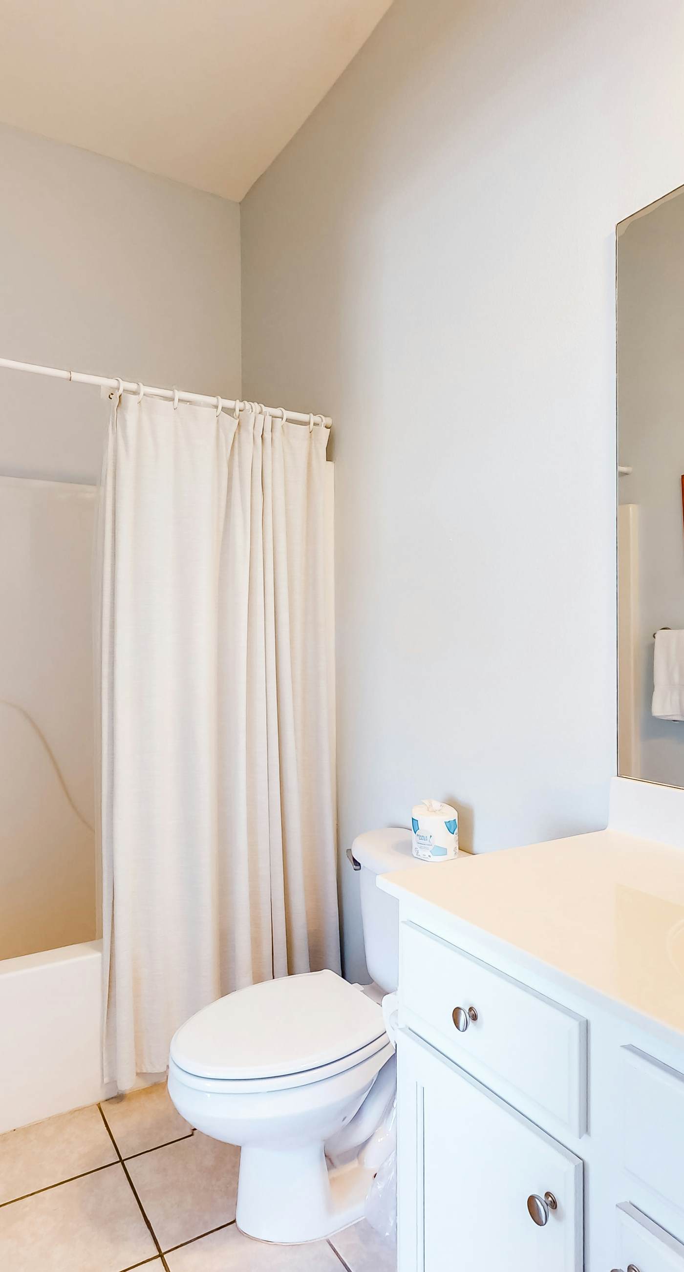 Gulf-front home on the beach with 3-tier deck, Gulf views & pool access