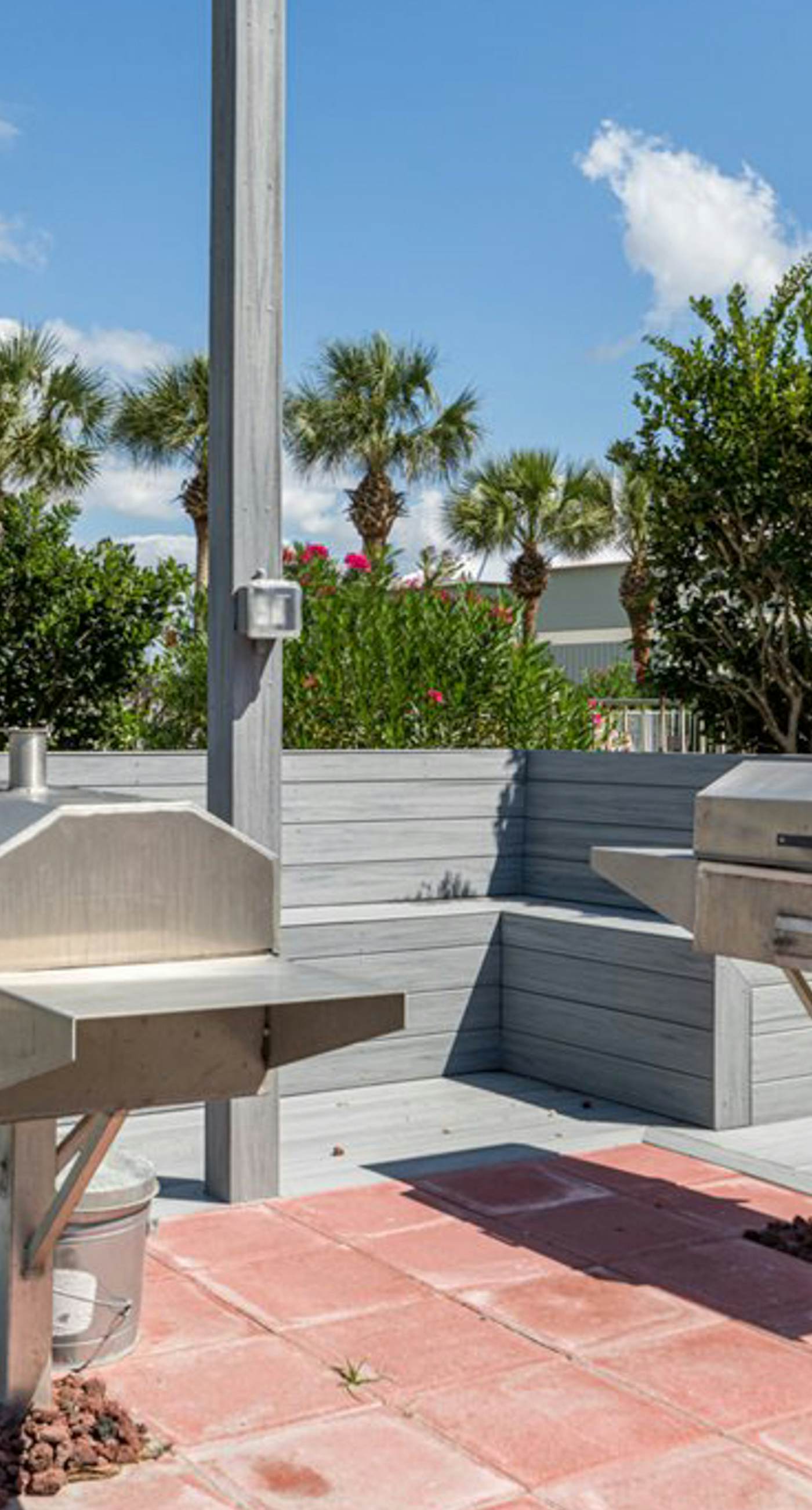 Gulf-front home on the beach with 3-tier deck, Gulf views & pool access