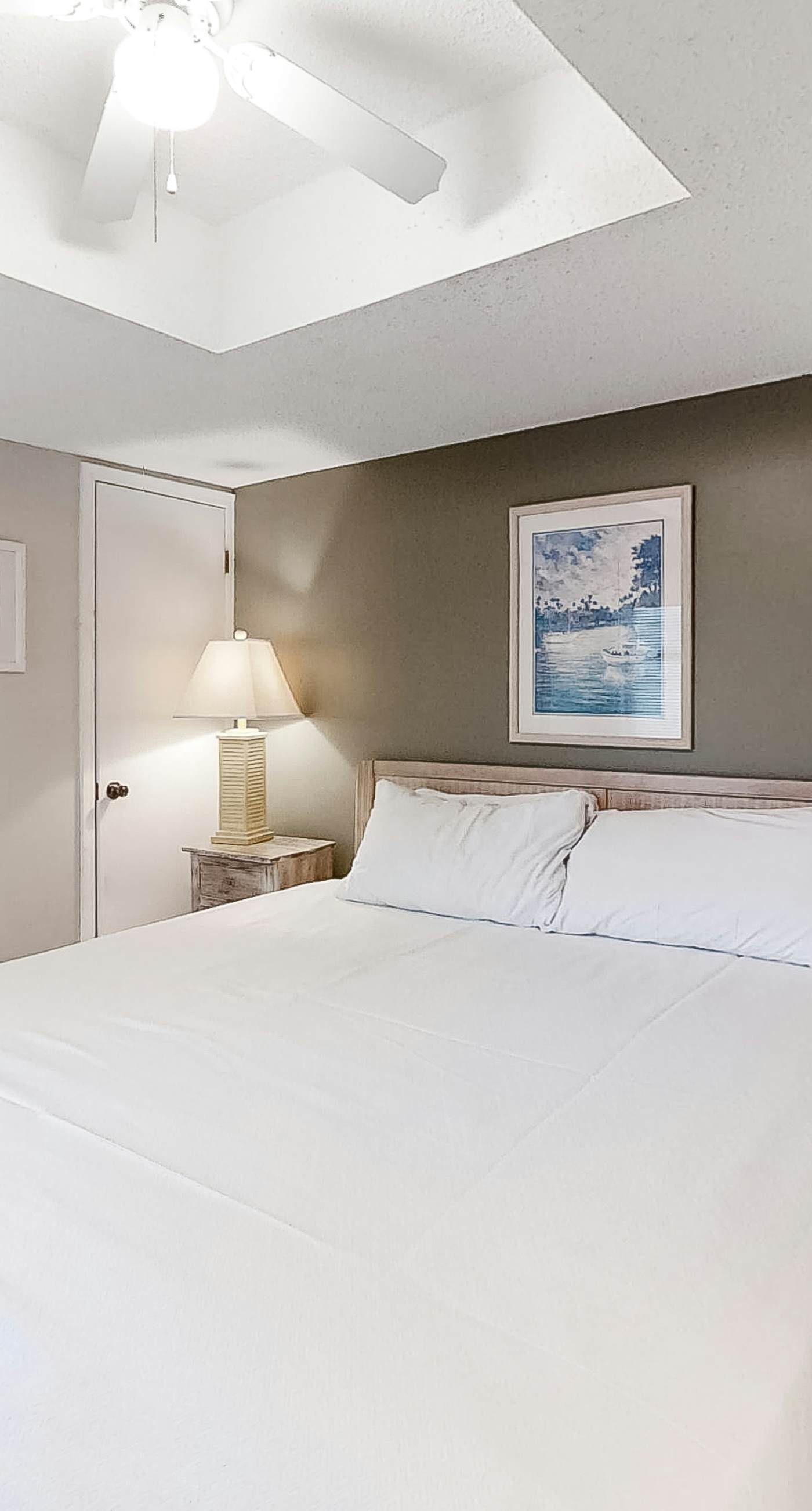 Beachfront Condo with Gulf View, Balcony, WiFi, AC & Shared Pools