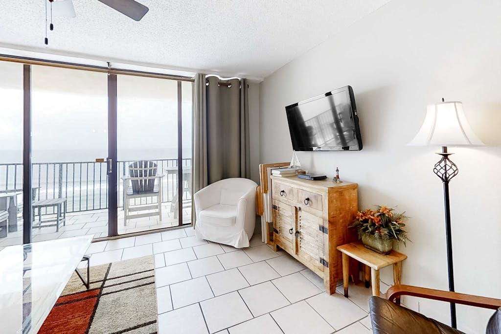 Beachfront Condo with Gulf View, Balcony, WiFi, AC & Shared Pools