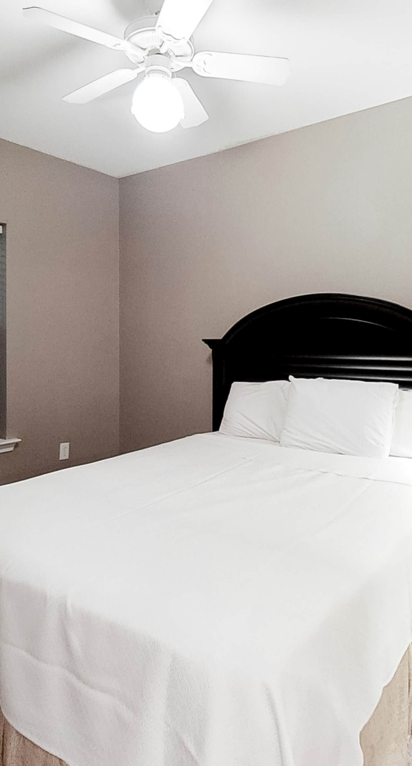 Gulf-Front condo with balcony, beach access, WiFi, AC, & outdoor pool