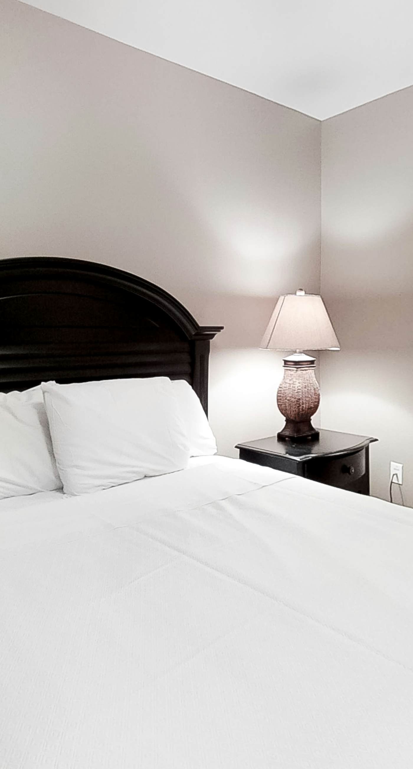 Gulf-Front condo with balcony, beach access, WiFi, AC, & outdoor pool