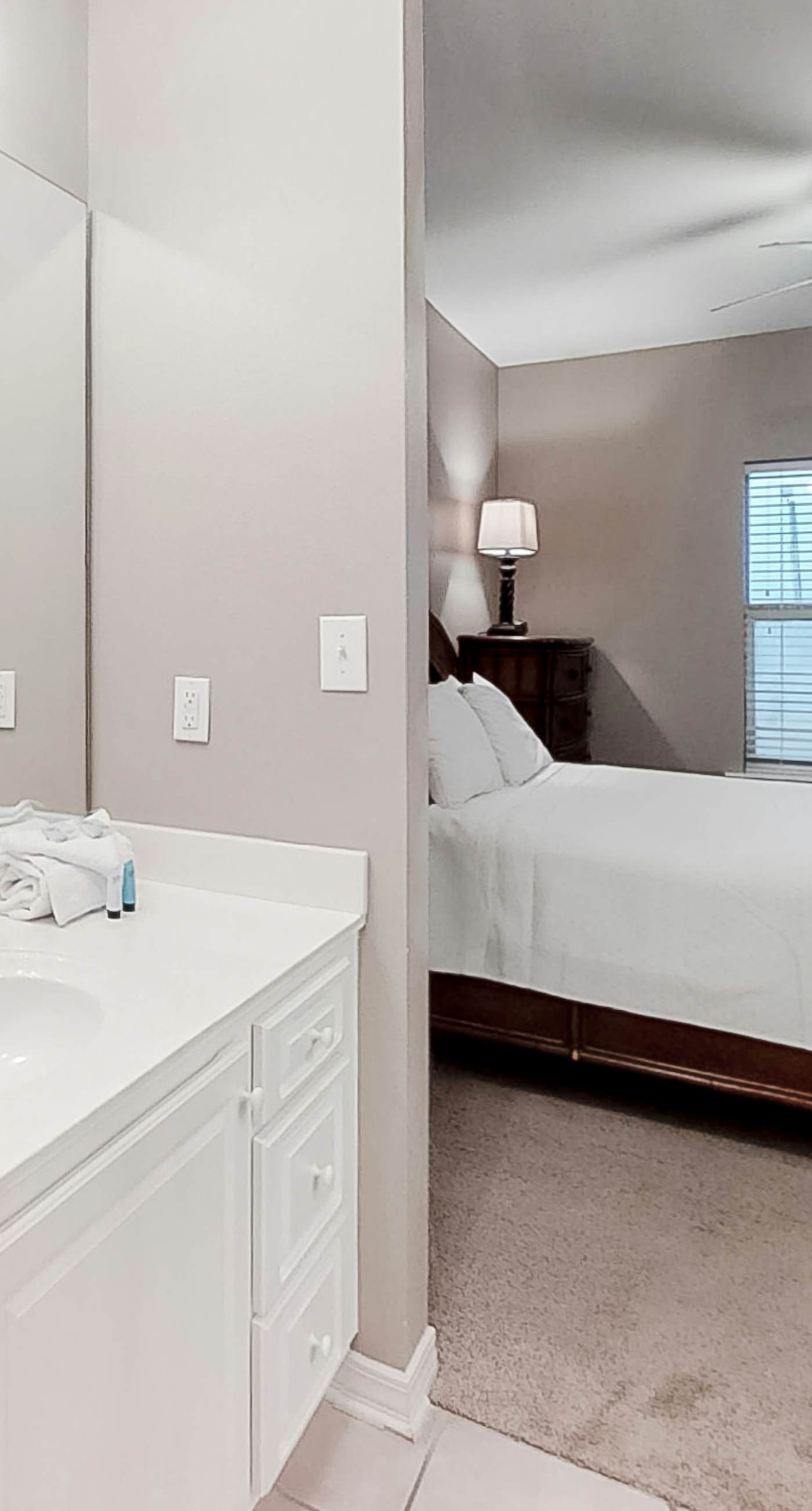 Gulf-Front condo with balcony, beach access, WiFi, AC, & outdoor pool