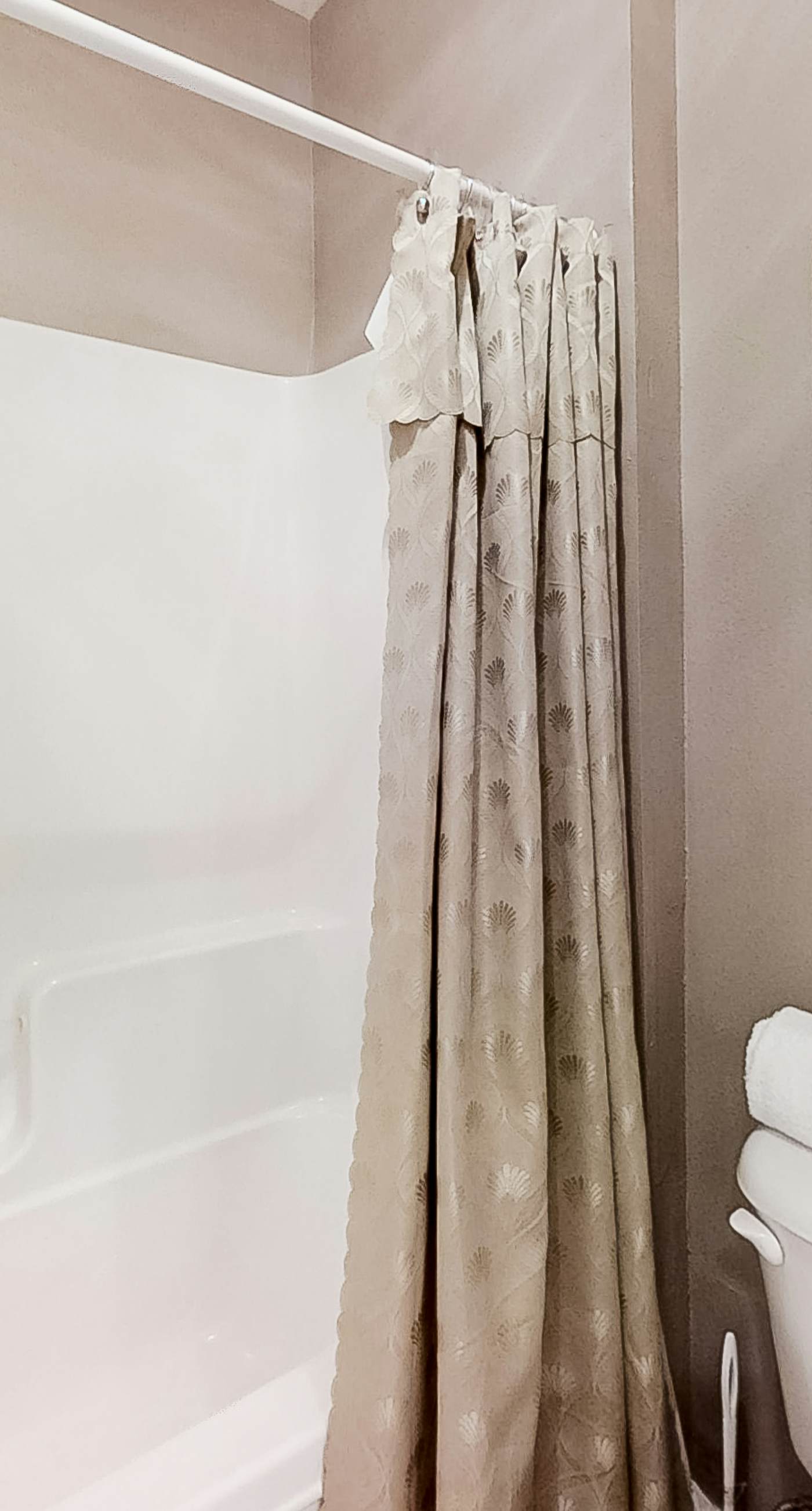 Gulf-Front condo with balcony, beach access, WiFi, AC, & outdoor pool