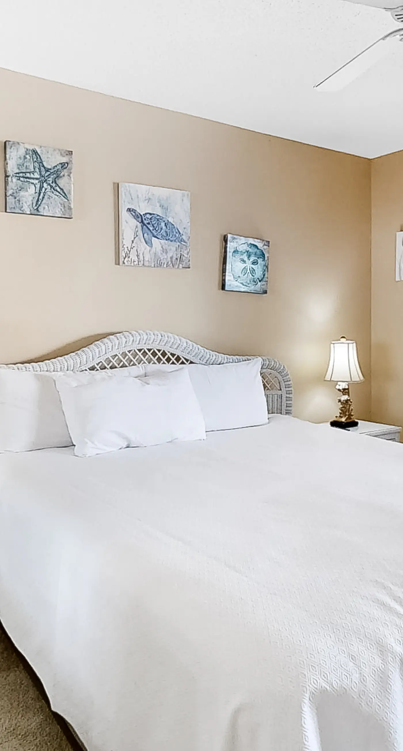 Garden-level, beachfront condo with patio, AC, pools, hot tub & tennis