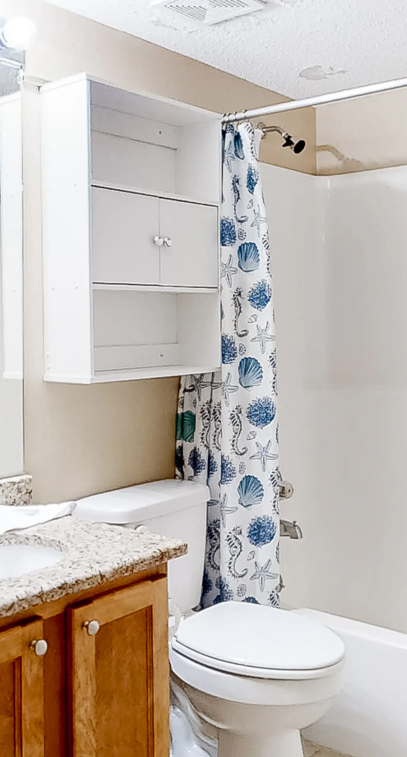 Garden-level, beachfront condo with patio, AC, pools, hot tub & tennis