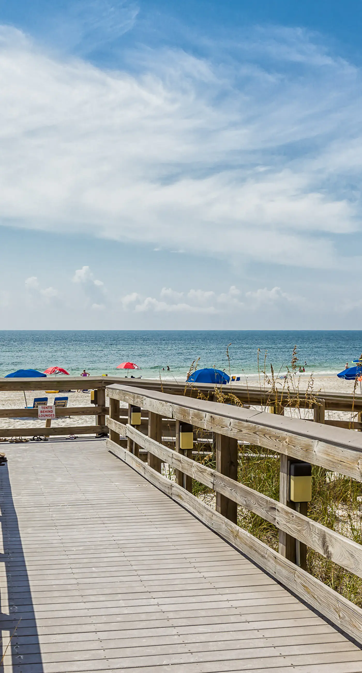 Garden-level, beachfront condo with patio, AC, pools, hot tub & tennis