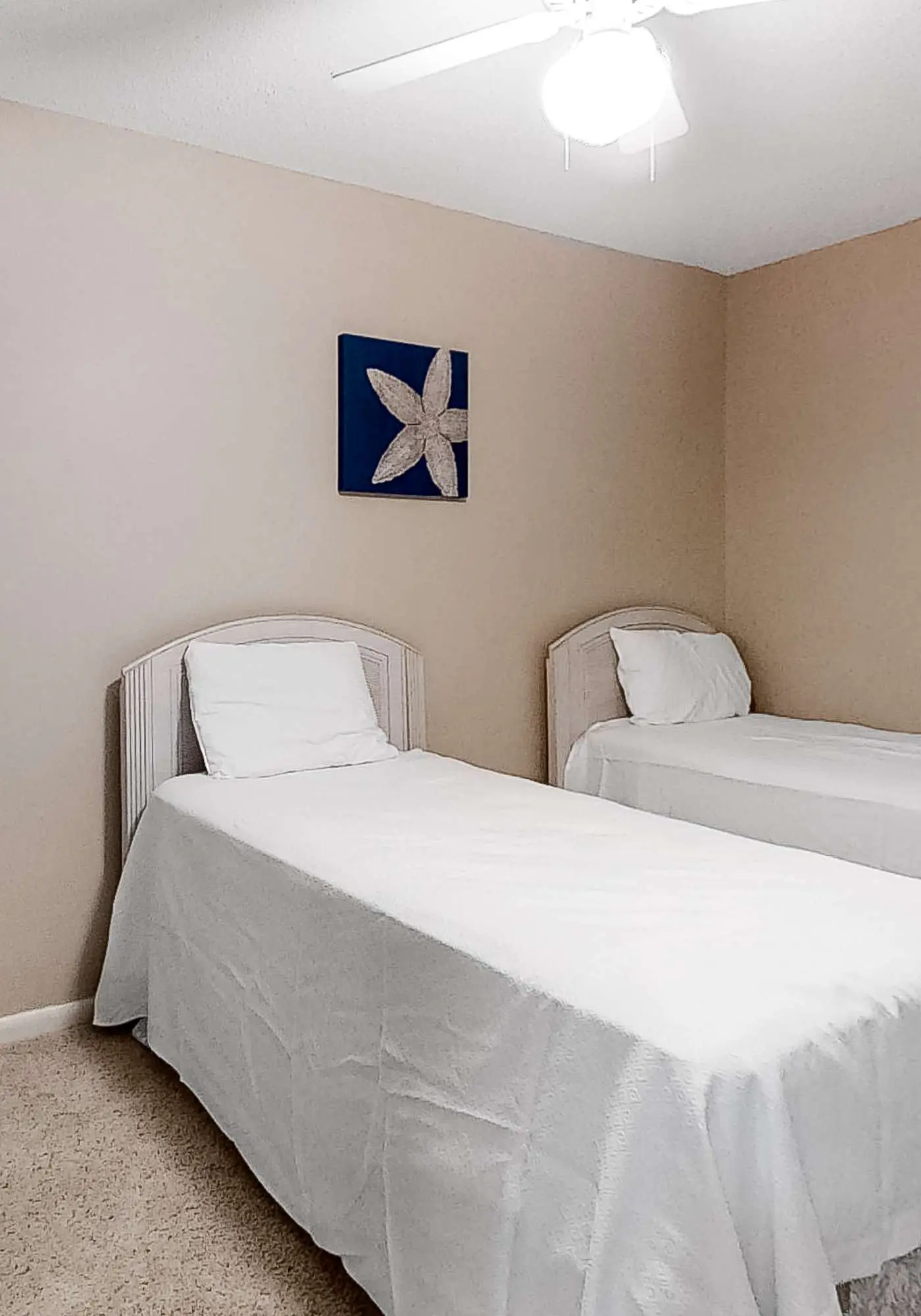 Garden-level, beachfront condo with patio, AC, pools, hot tub & tennis