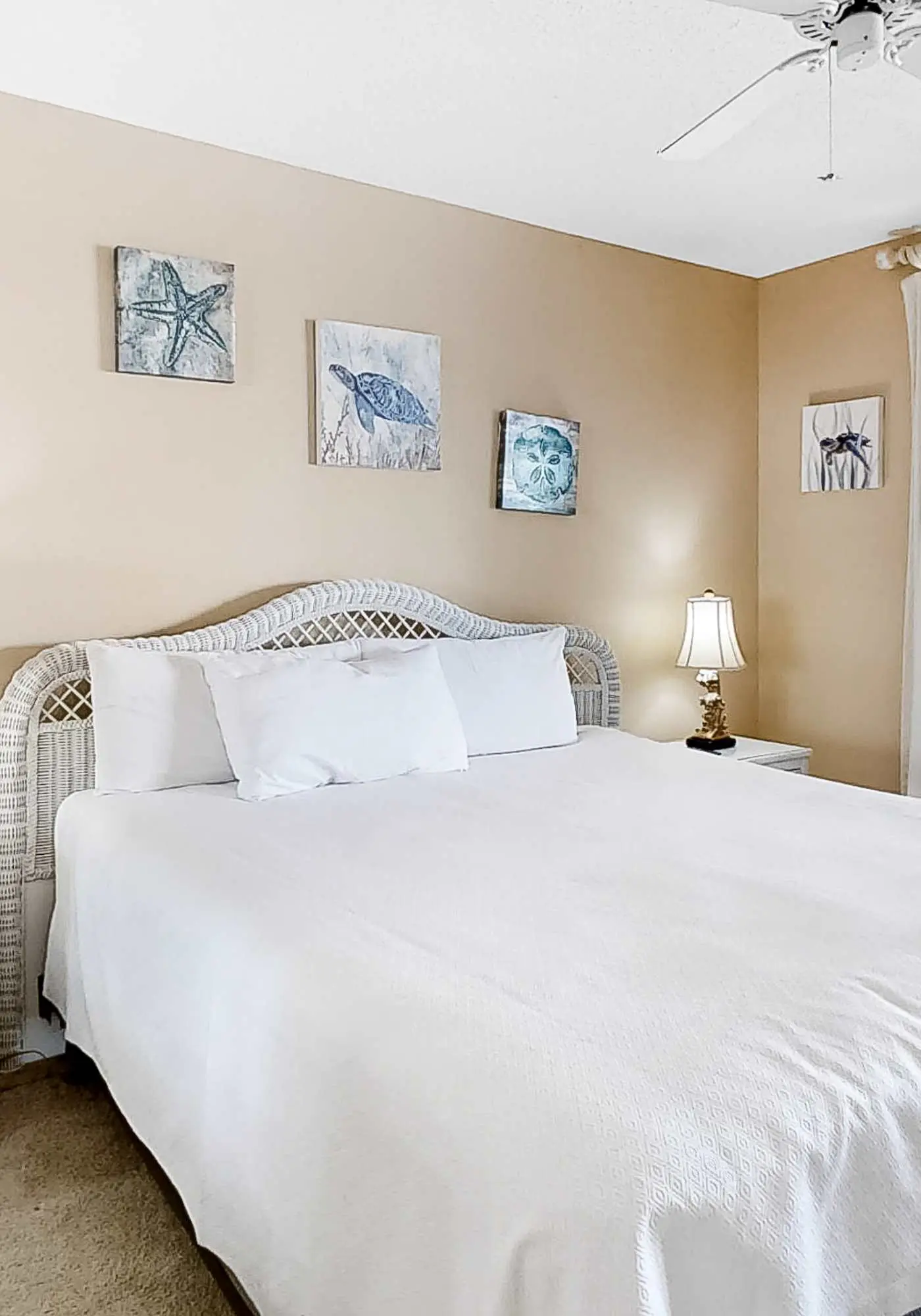 Garden-level, beachfront condo with patio, AC, pools, hot tub & tennis