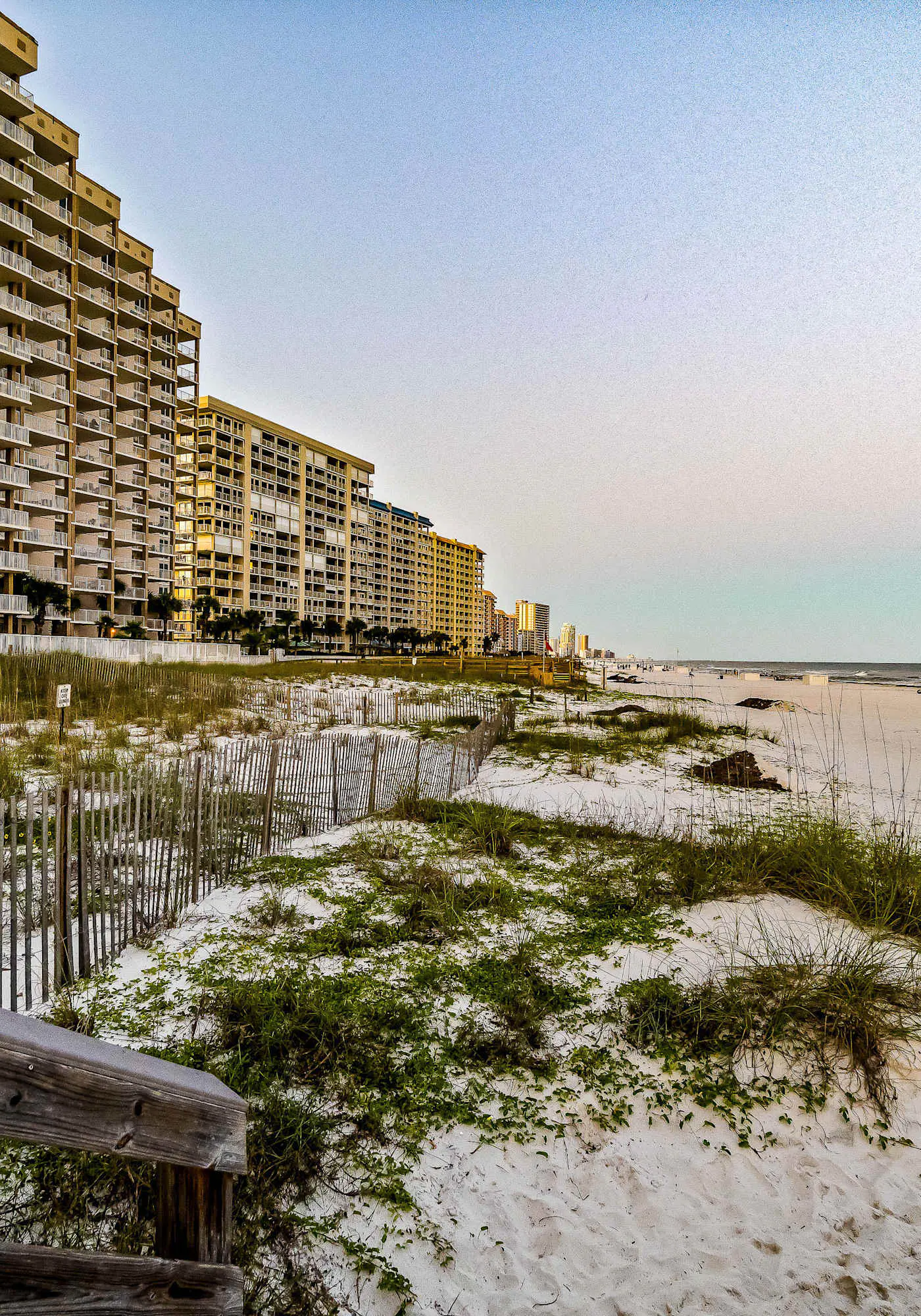 Garden-level, beachfront condo with patio, AC, pools, hot tub & tennis