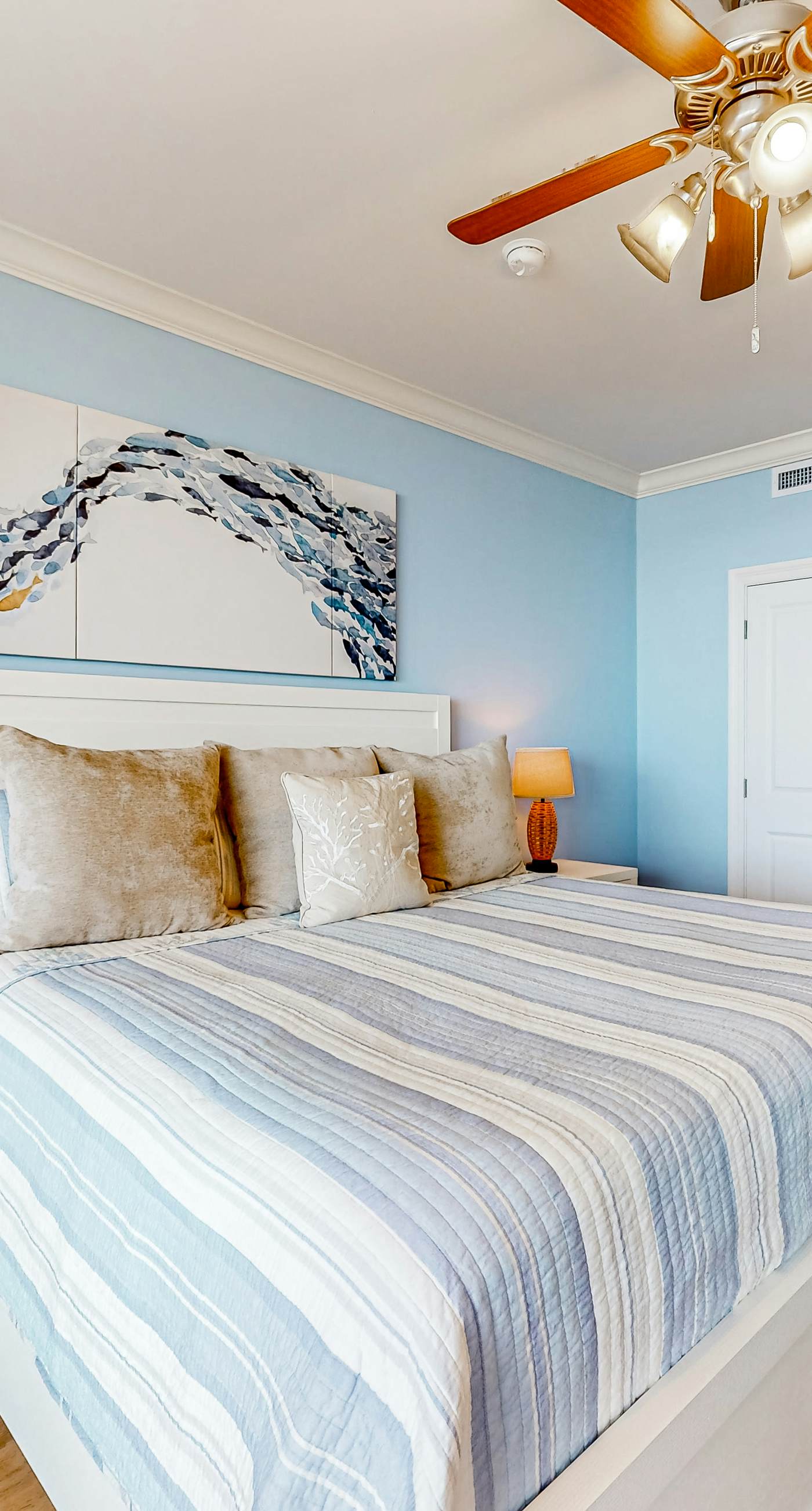 Gulf-front condo with a beach view, pools, hot tub, tennis, & fitness room