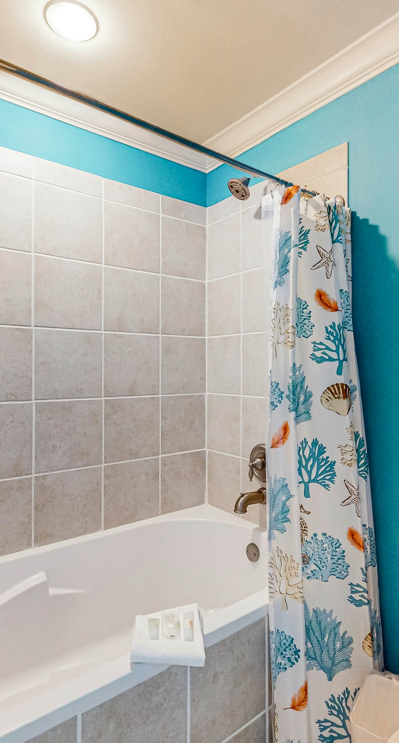 Gulf-front condo with a beach view, pools, hot tub, tennis, & fitness room