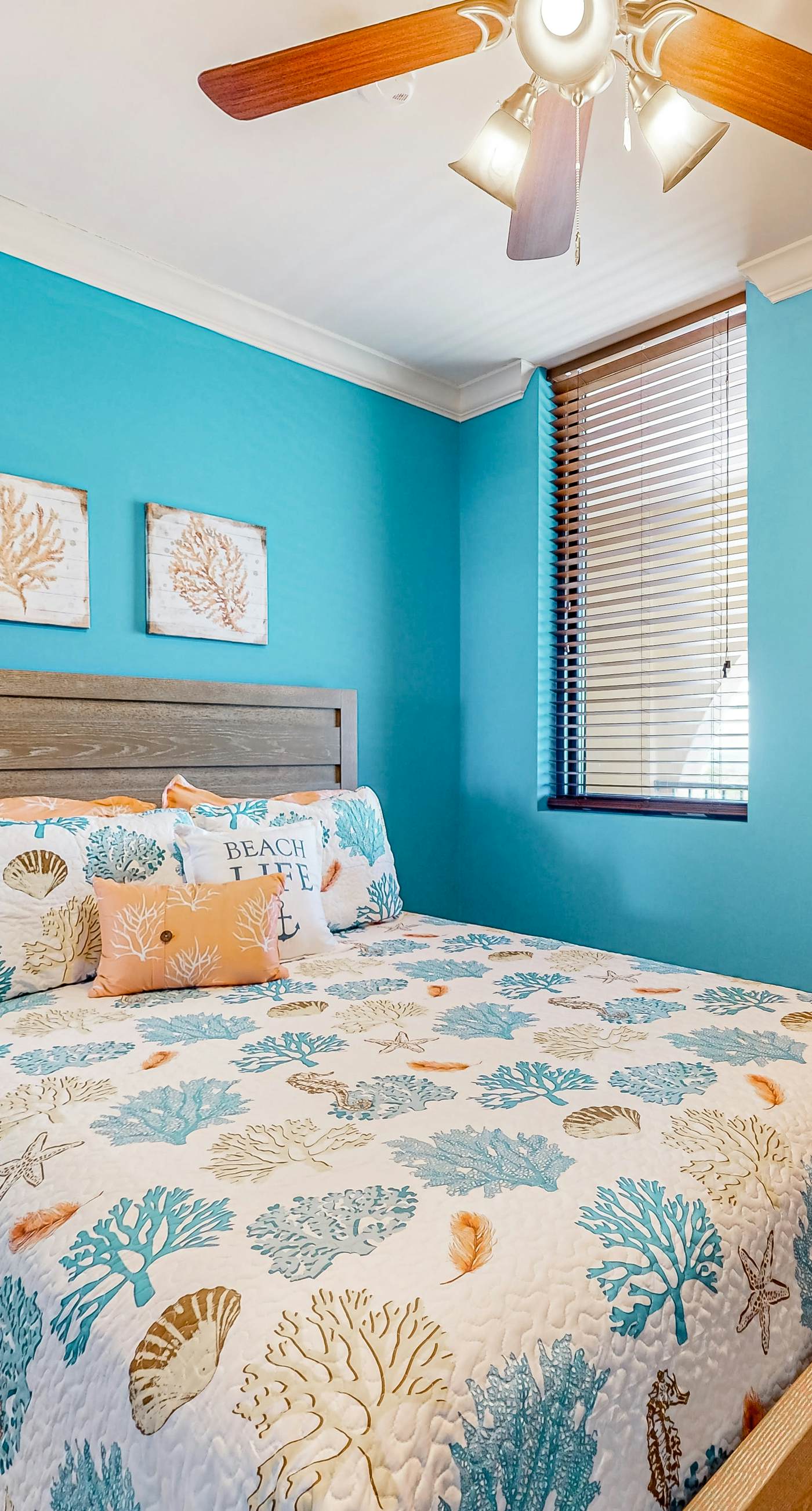 Gulf-front condo with a beach view, pools, hot tub, tennis, & fitness room