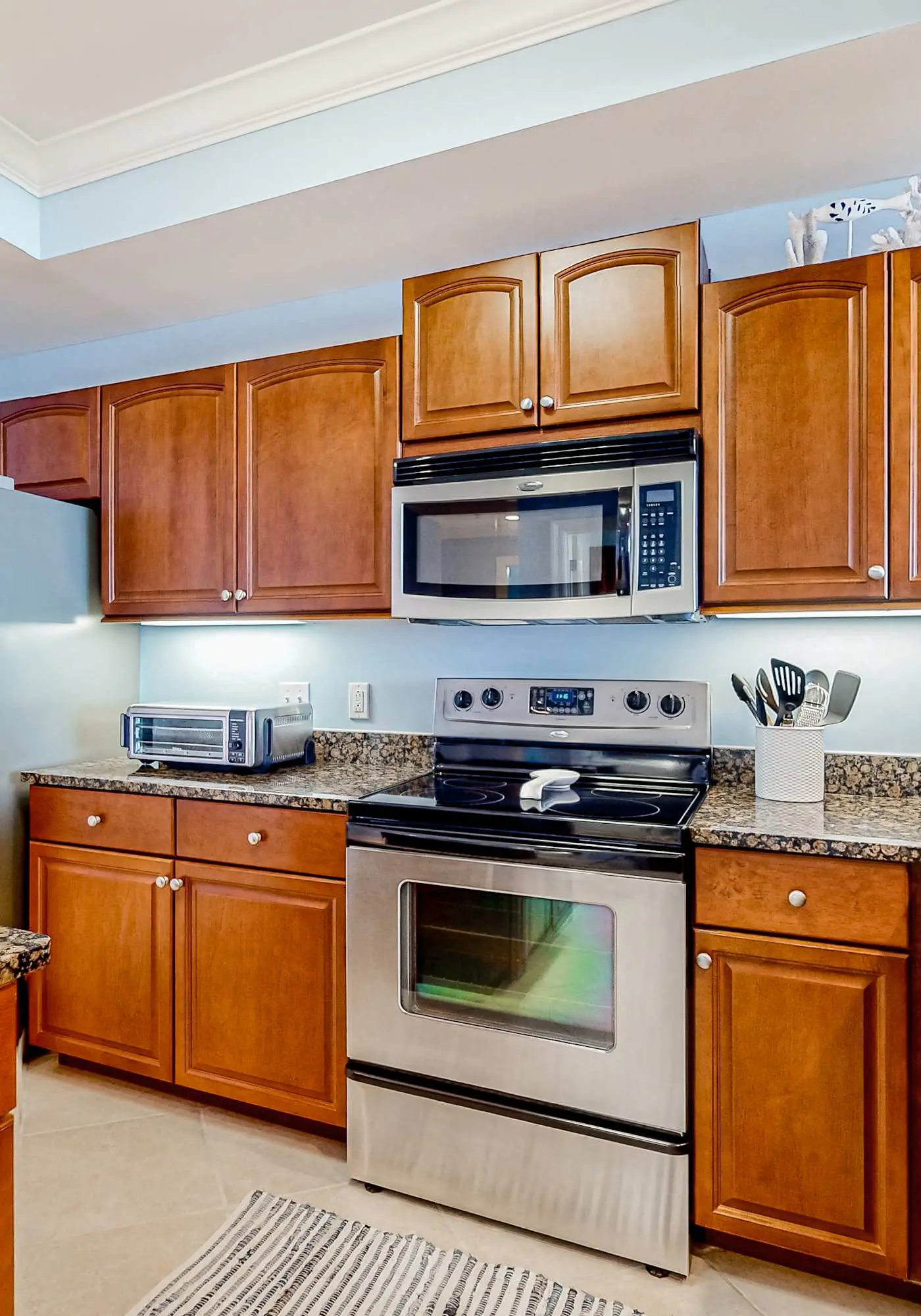 Gulf-front condo with a beach view, pools, hot tub, tennis, & fitness room