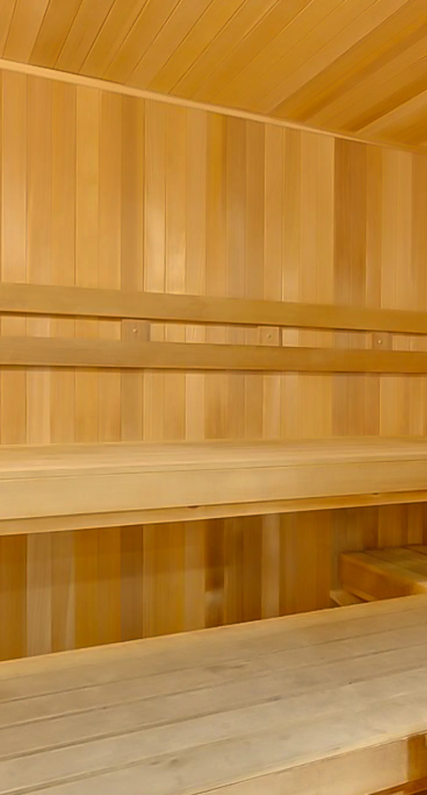 Beachfront condo with pool, hot tub, balcony, fitness room & amazing corner view